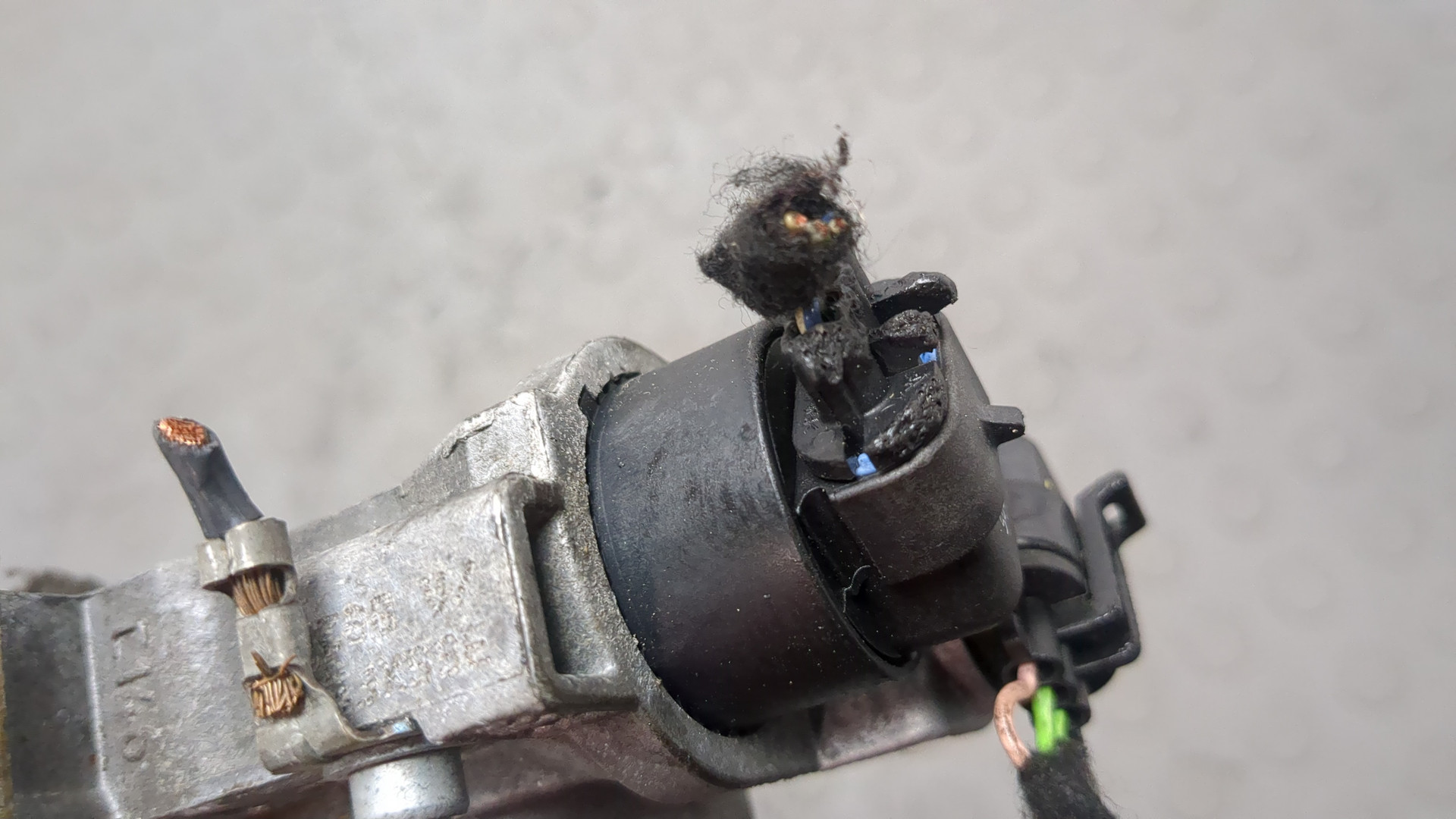 Заслонка дроссельная электрическая