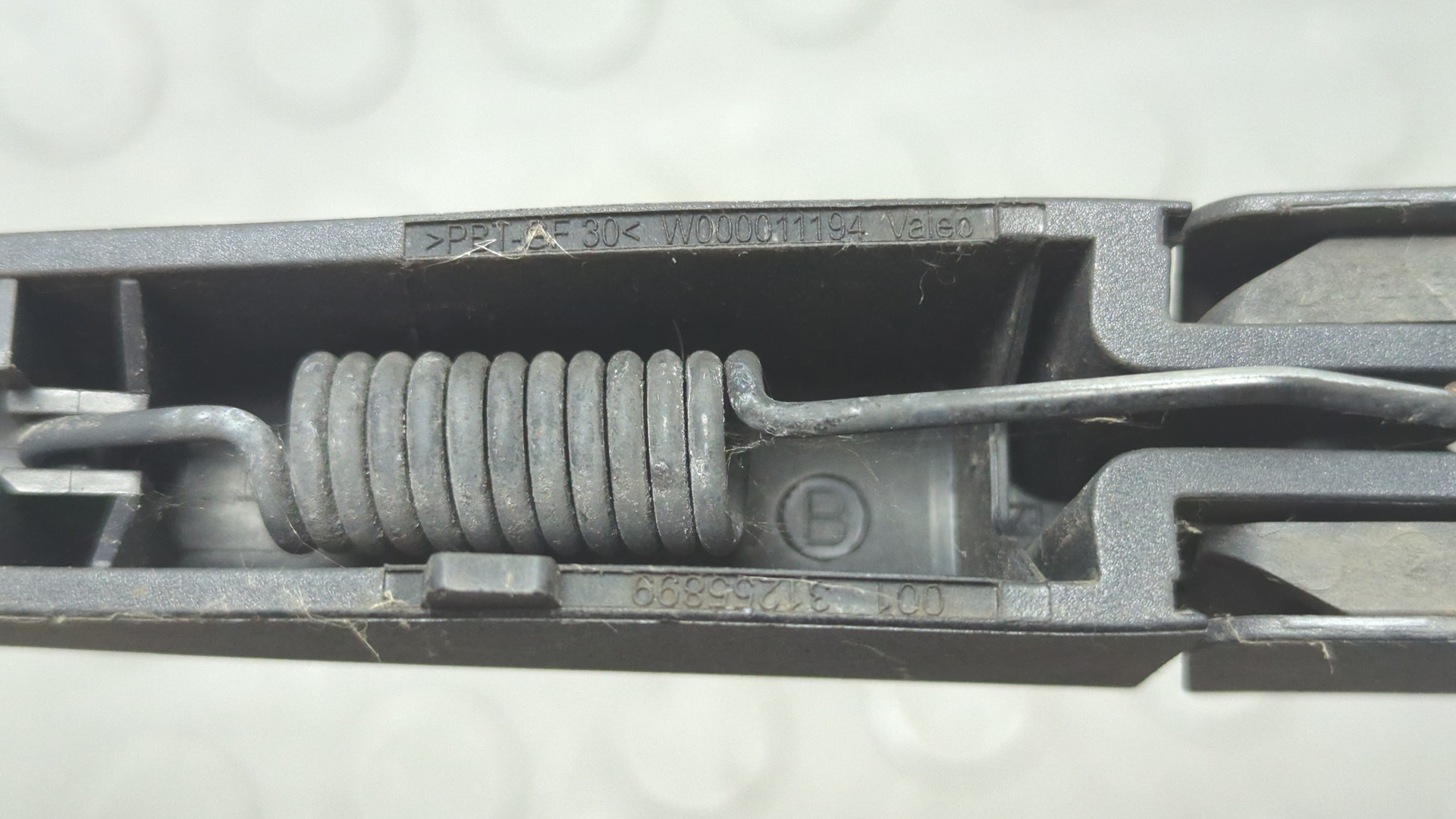 Поводок стеклоочистителя заднего