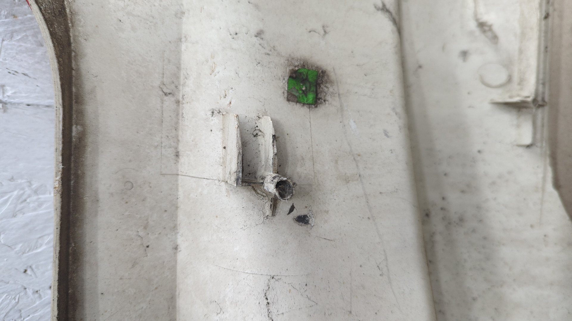 Планка под фонарь правая