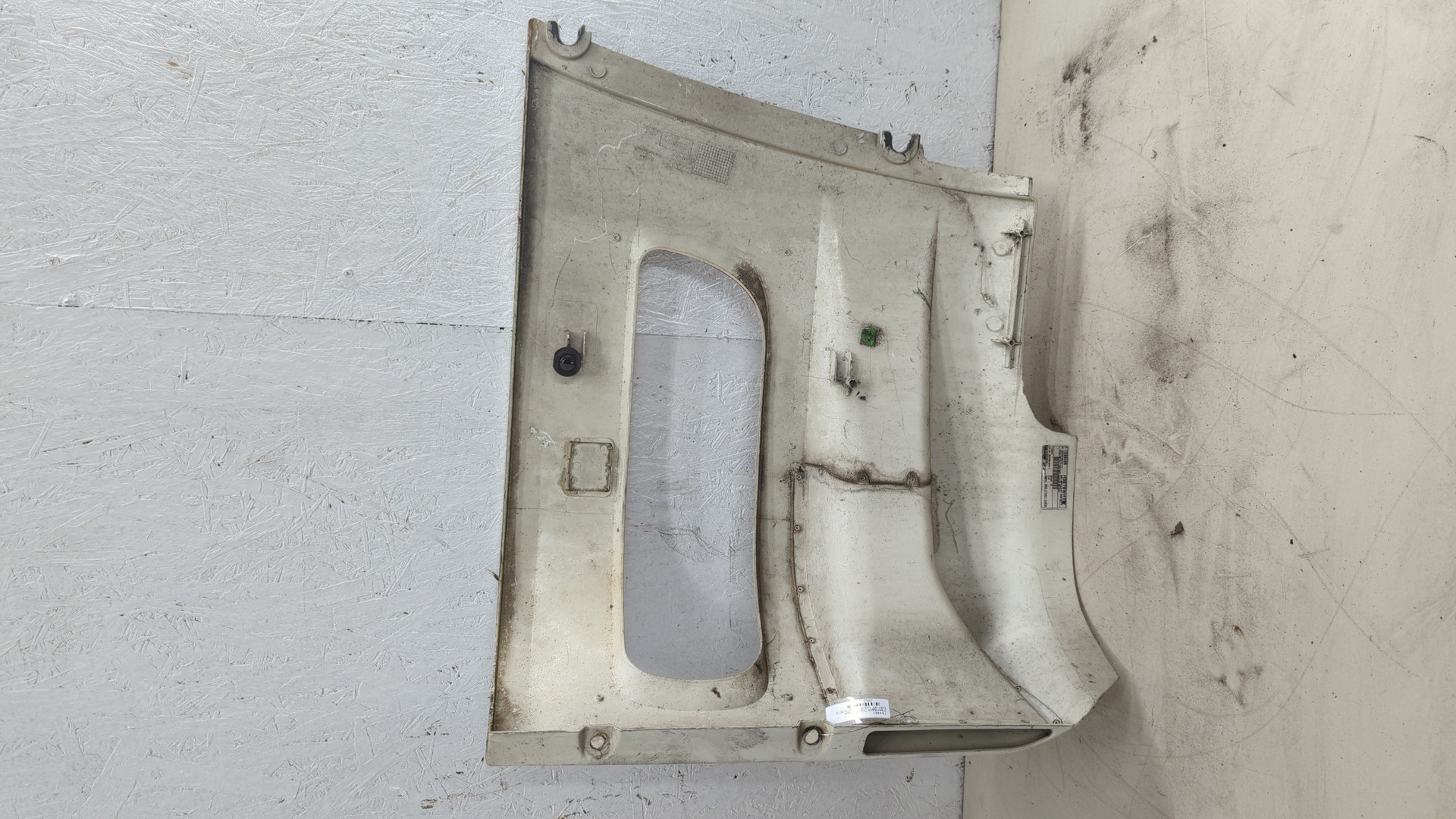 Планка под фонарь правая