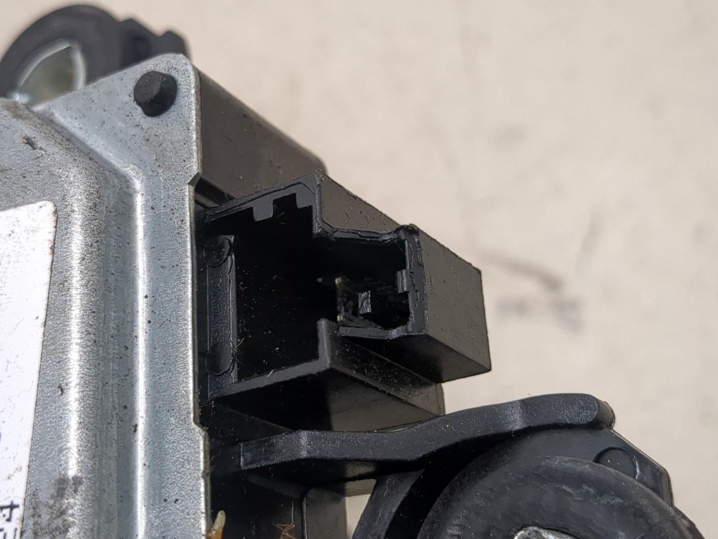 Моторчик стеклоочистителя задний