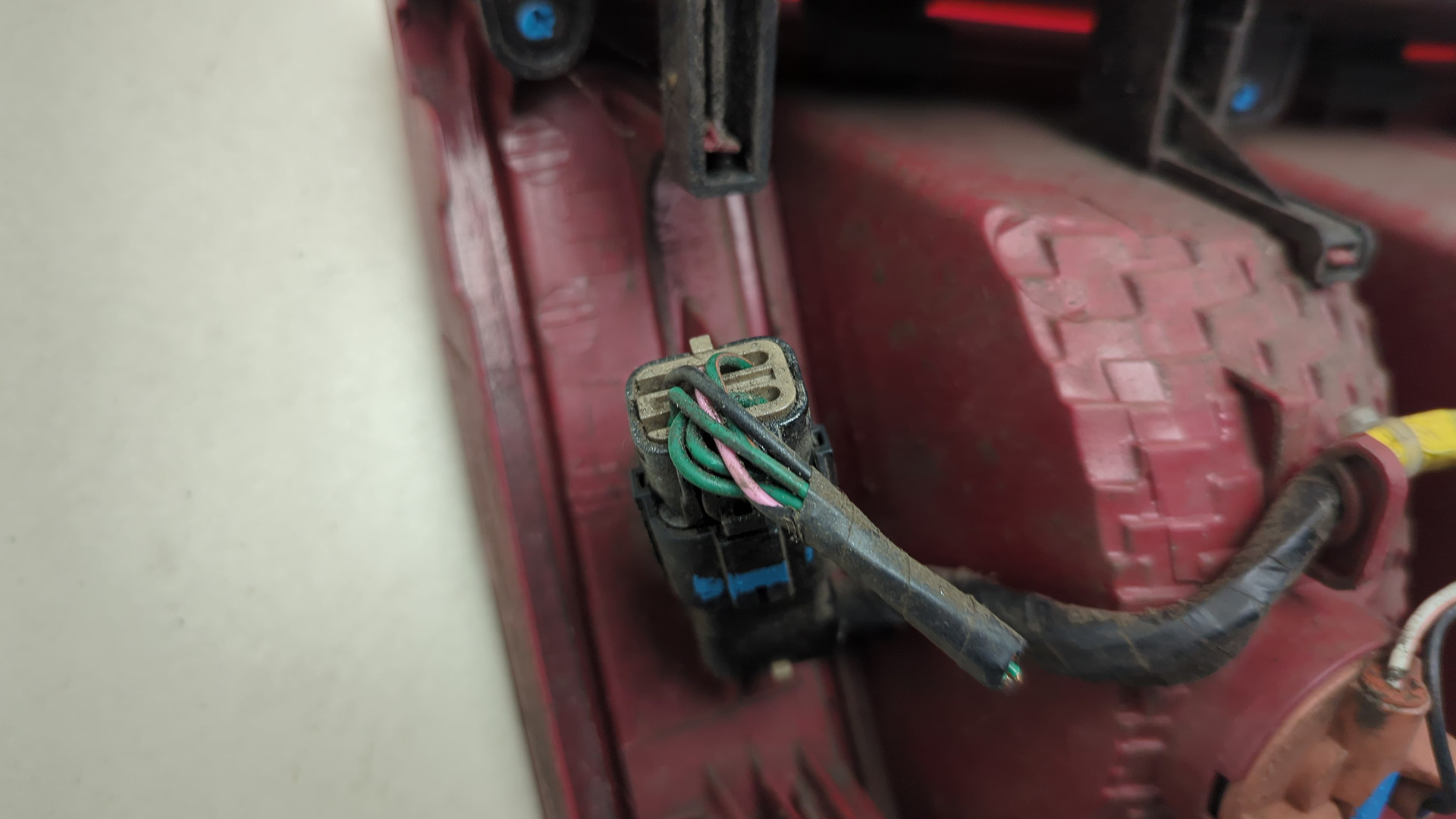 Фонарь задний левый