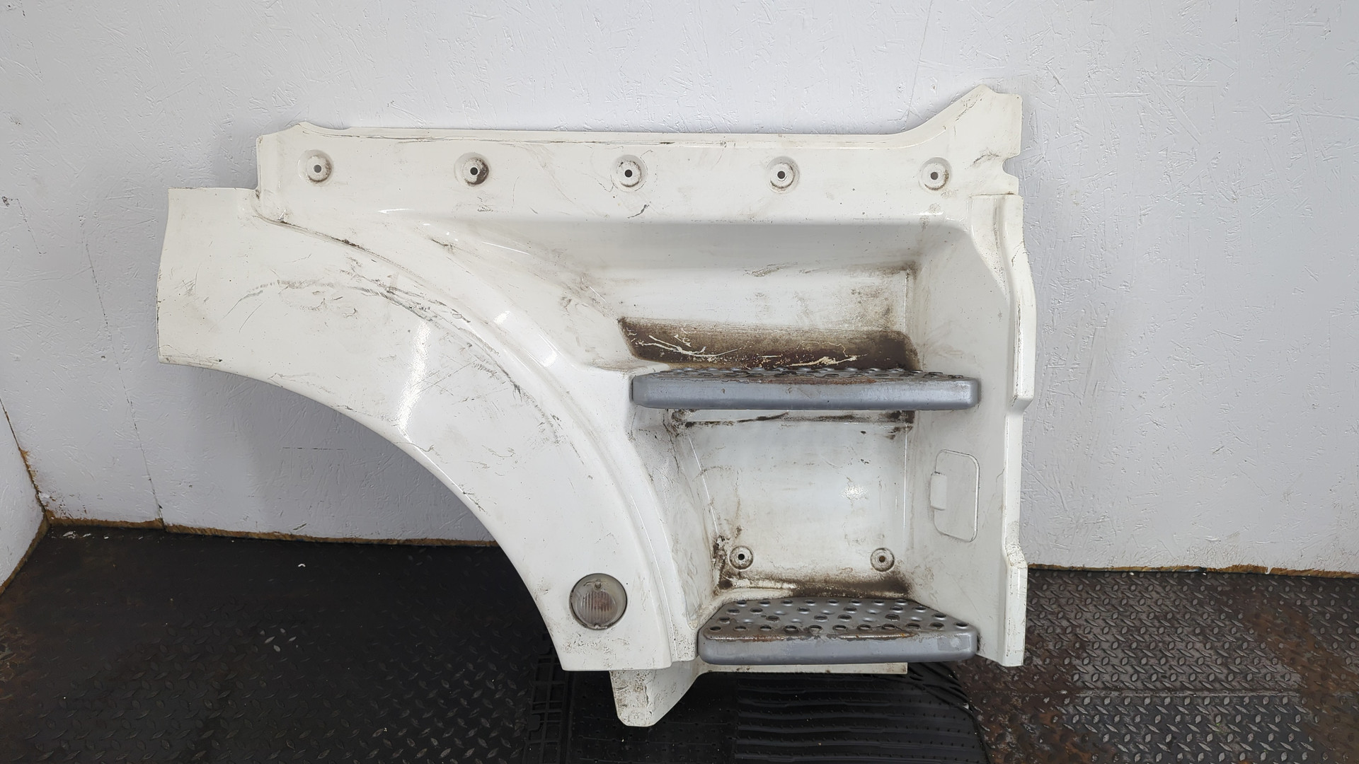 Подножка правая