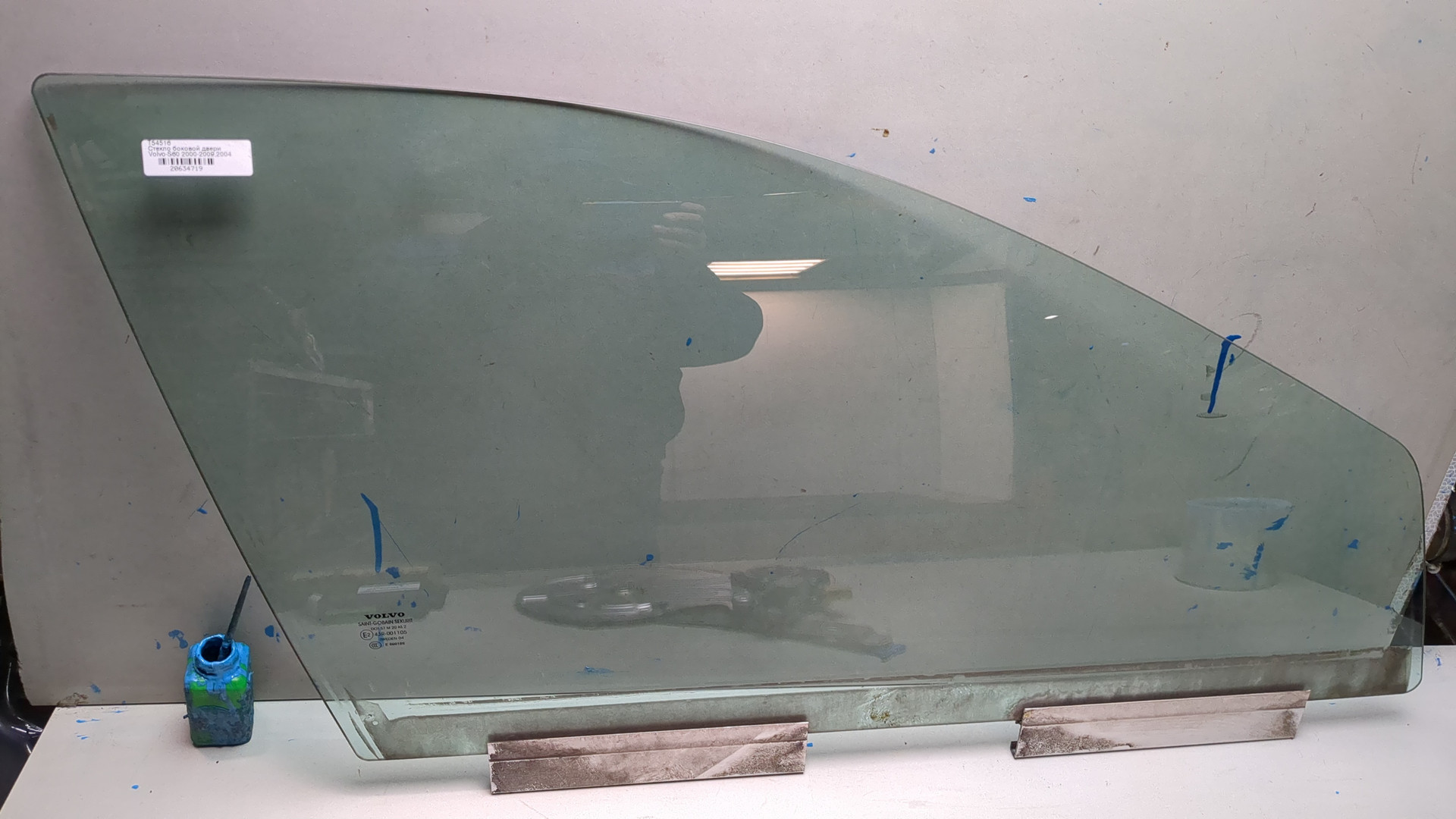 Стекло двери передней правой