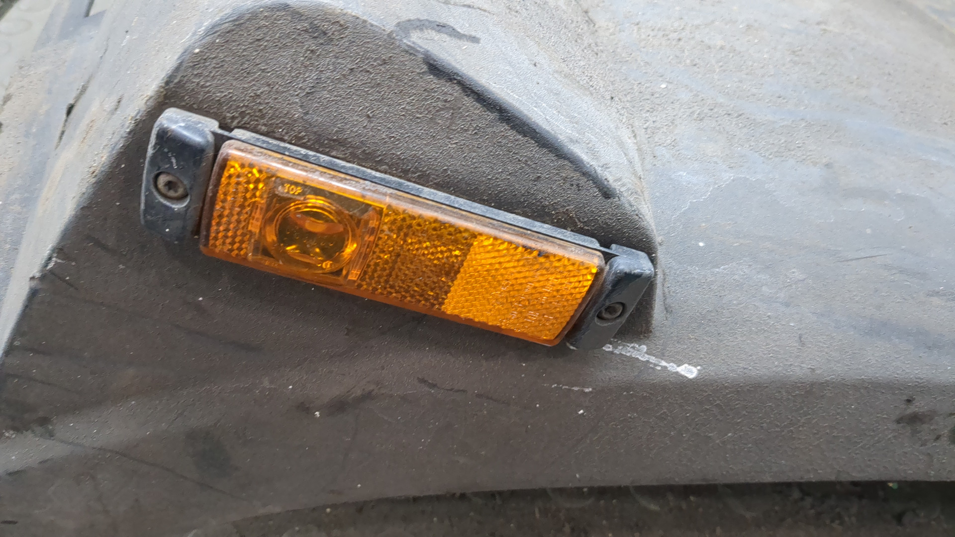 Крыло заднее правое