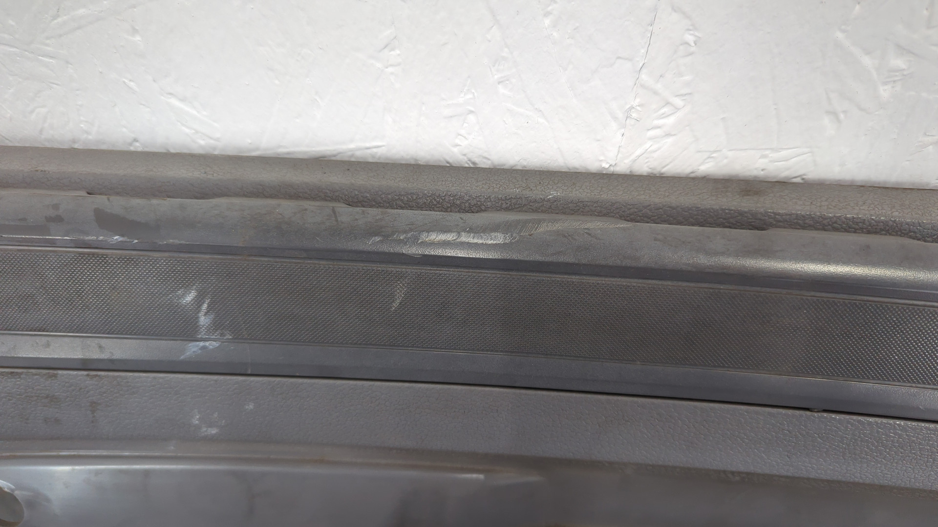 Обшивка двери передней правой