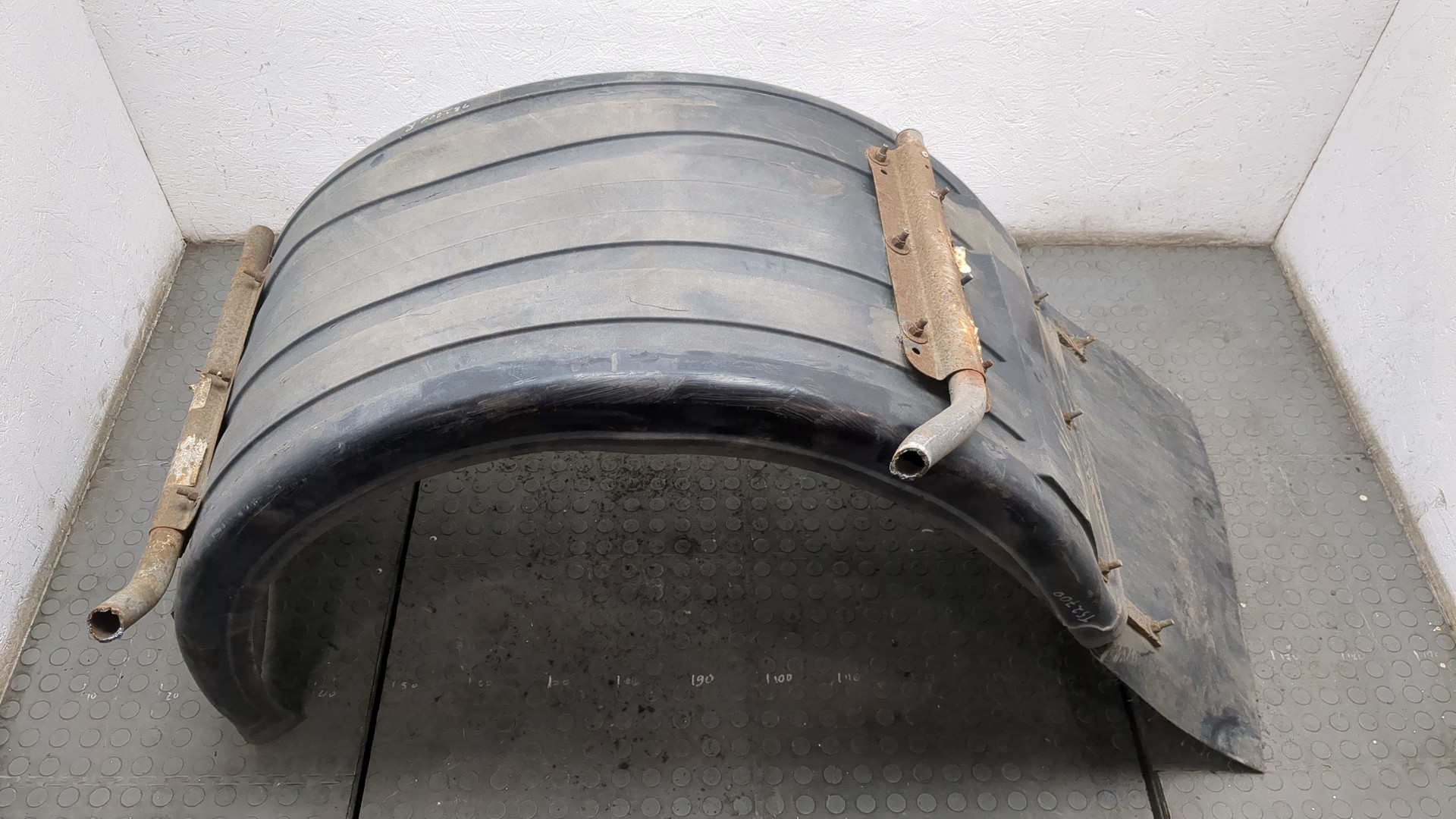 Крыло заднее правое