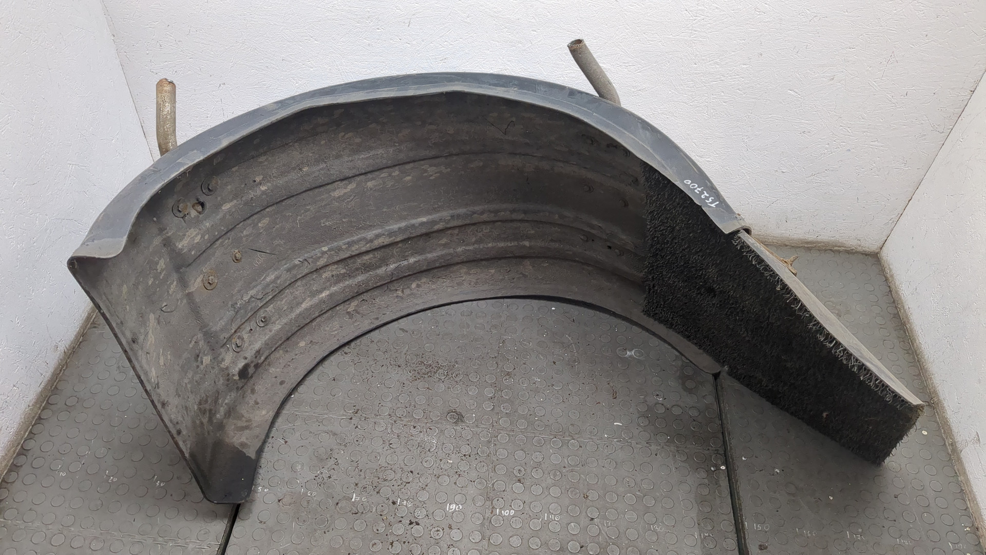 Крыло заднее правое