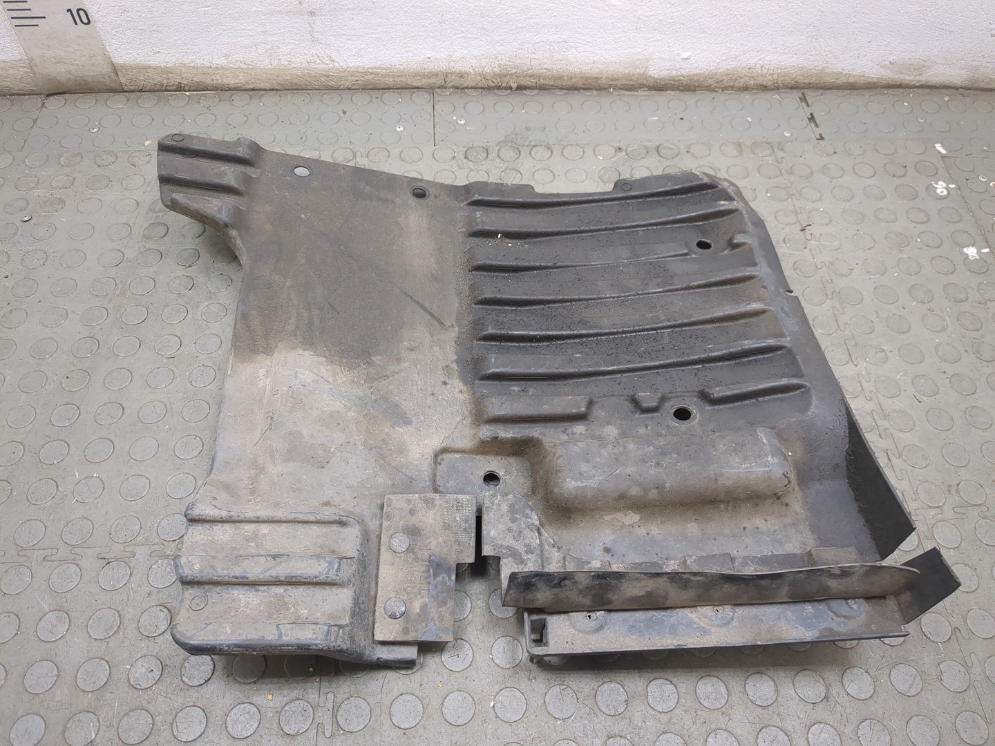 Локер передний левый