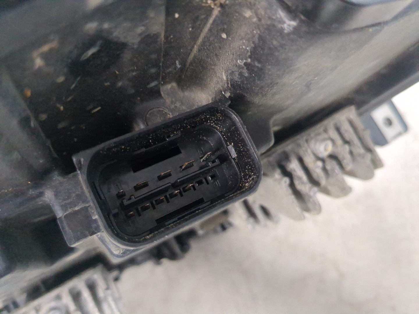 Фара правая