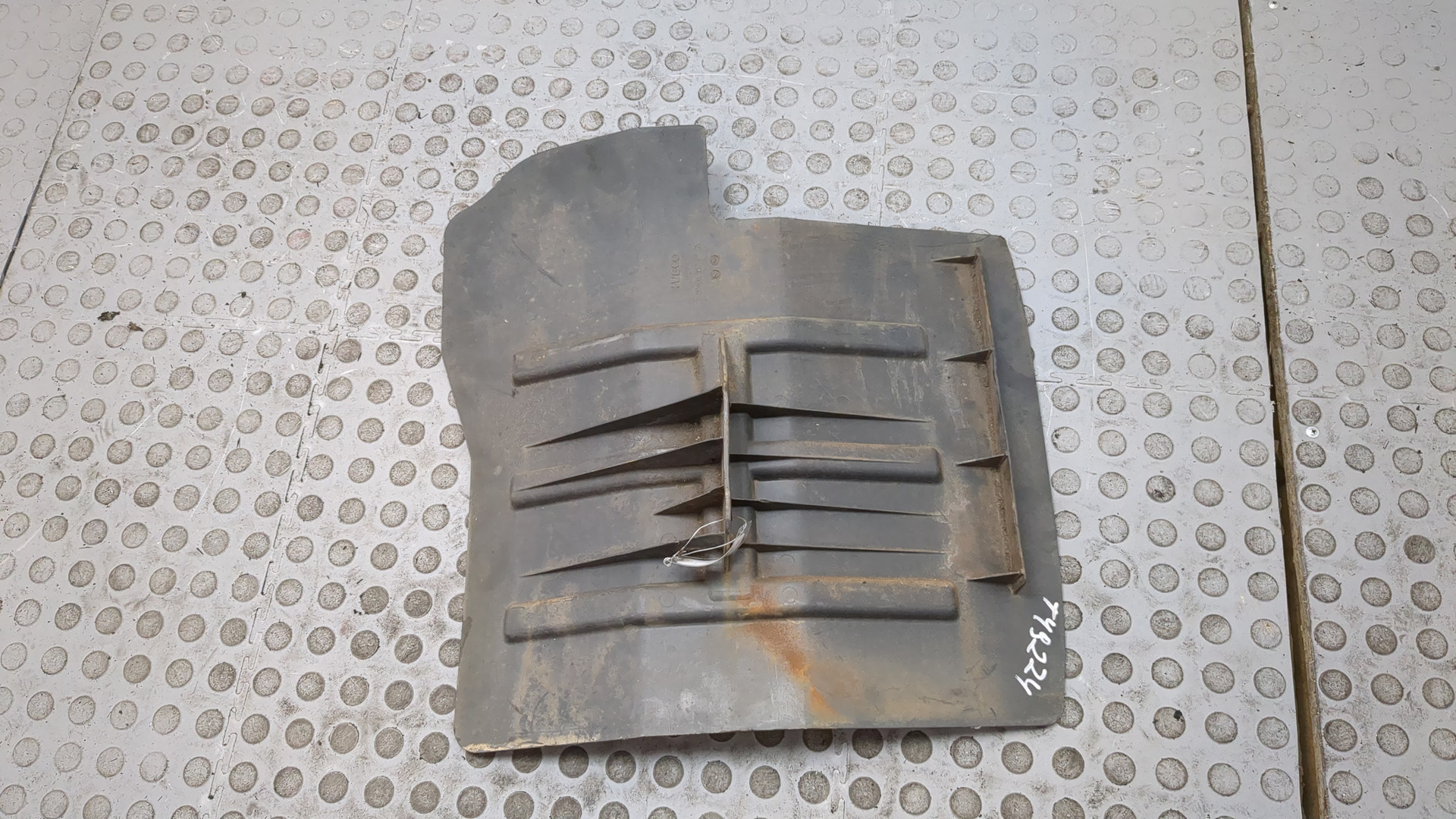 Локер передний левый