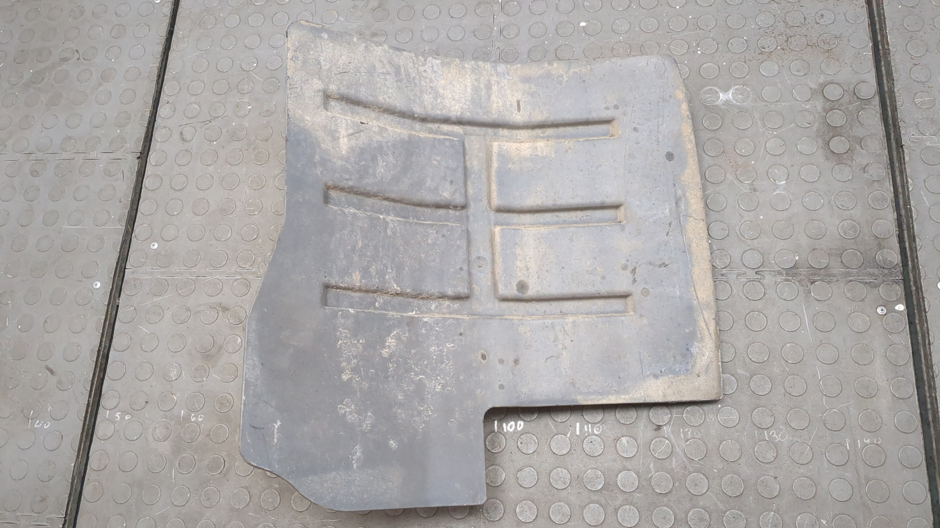 Локер передний левый