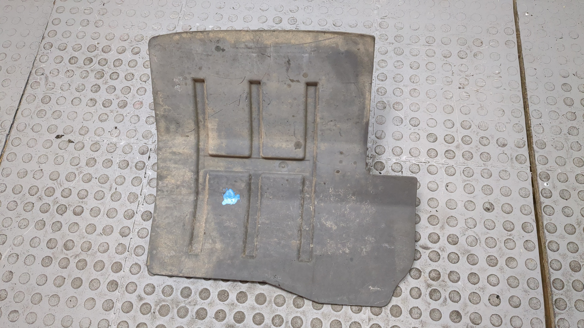 Локер передний левый