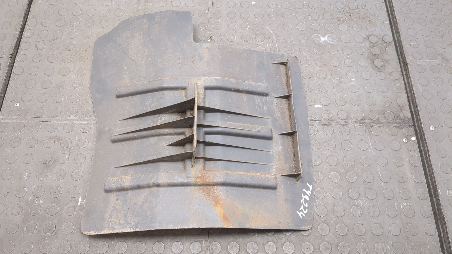 Локер передний левый