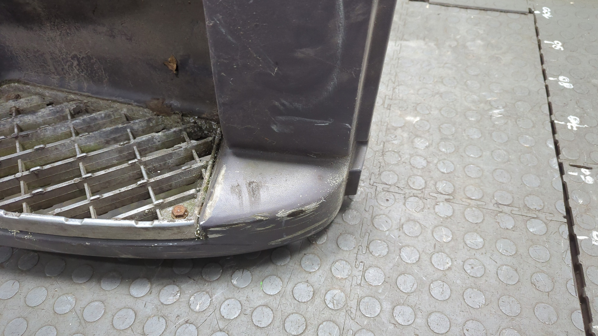 Подножка правая