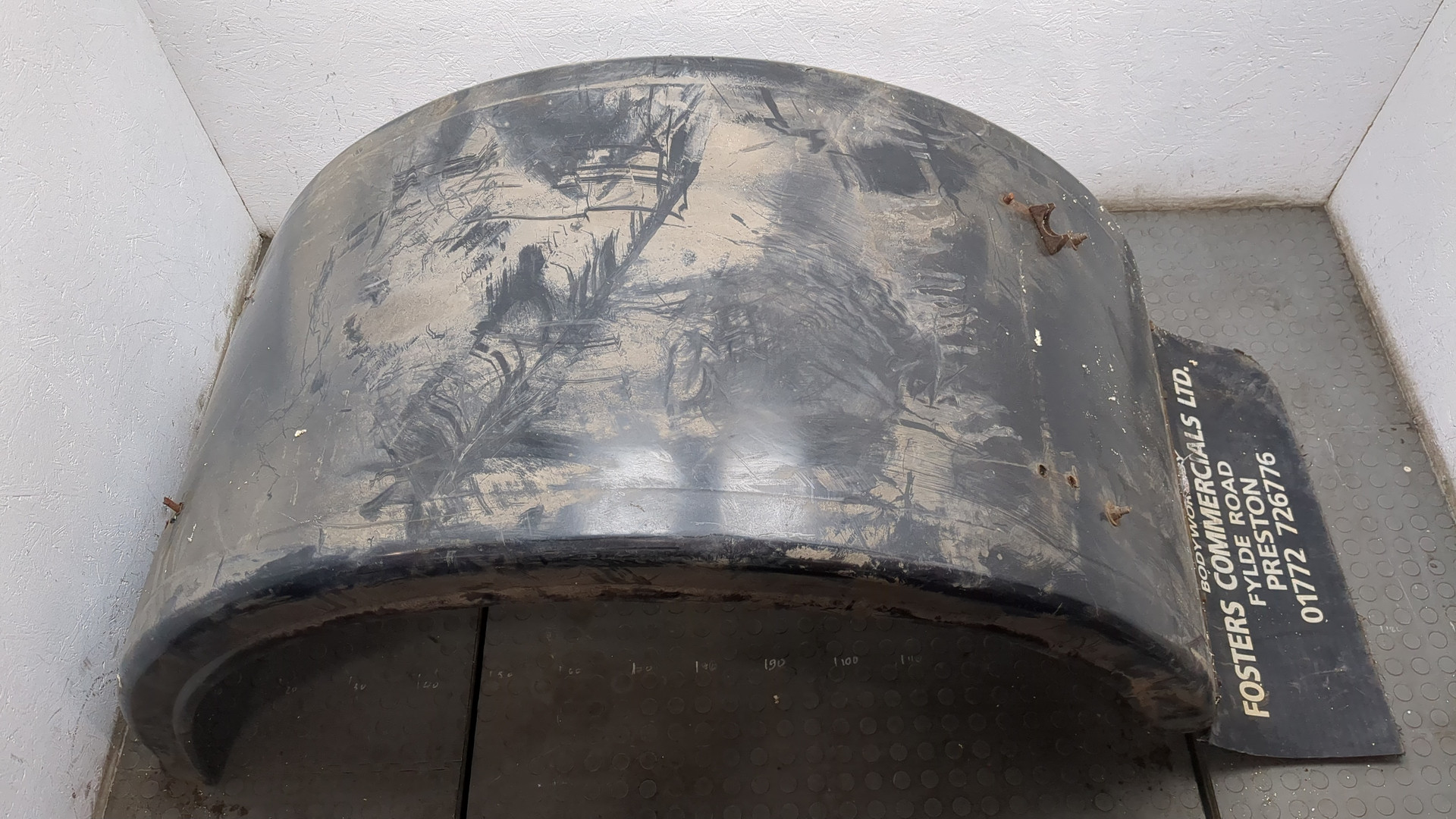 Крыло заднее правое