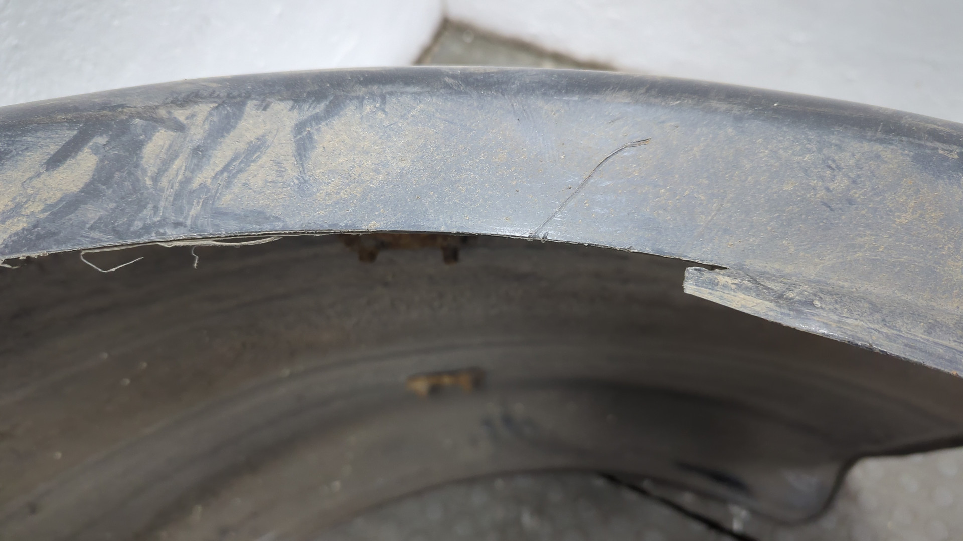 Крыло заднее левое