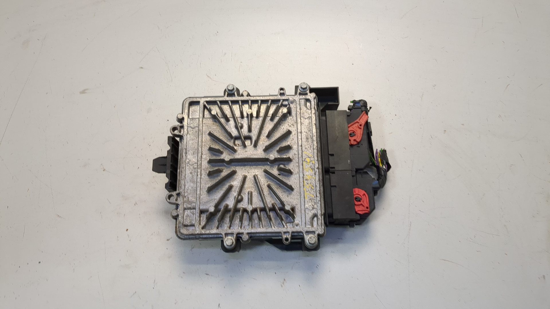 Блок управления двигателем