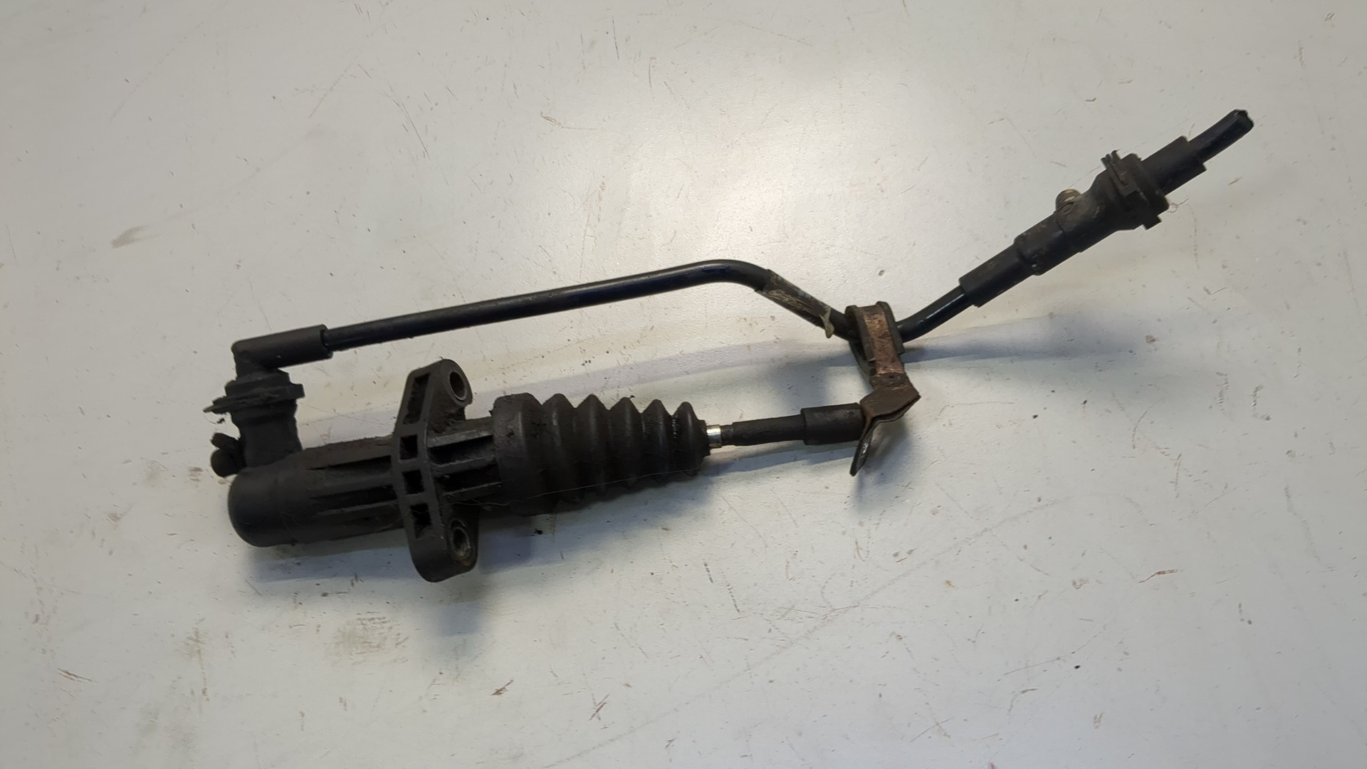 Цилиндр сцепления рабочий