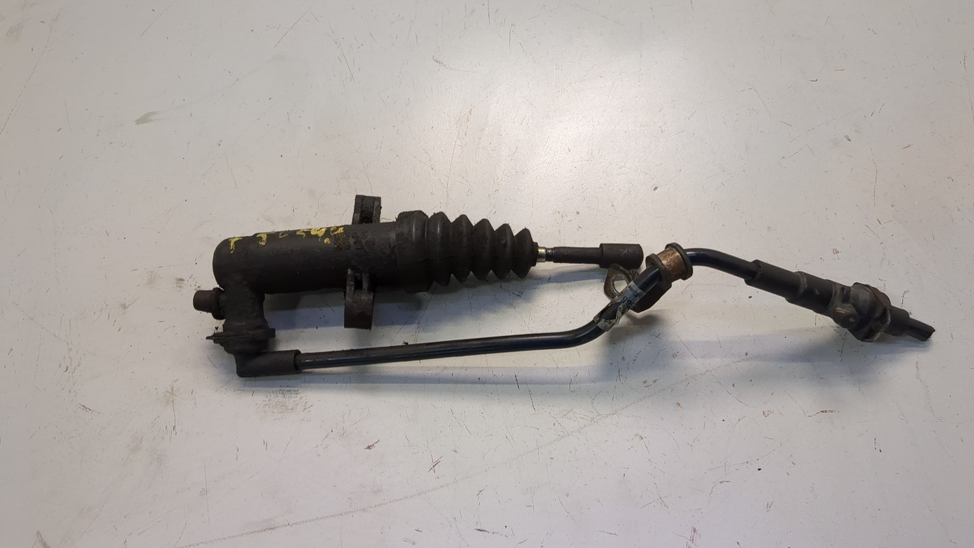 Цилиндр сцепления рабочий