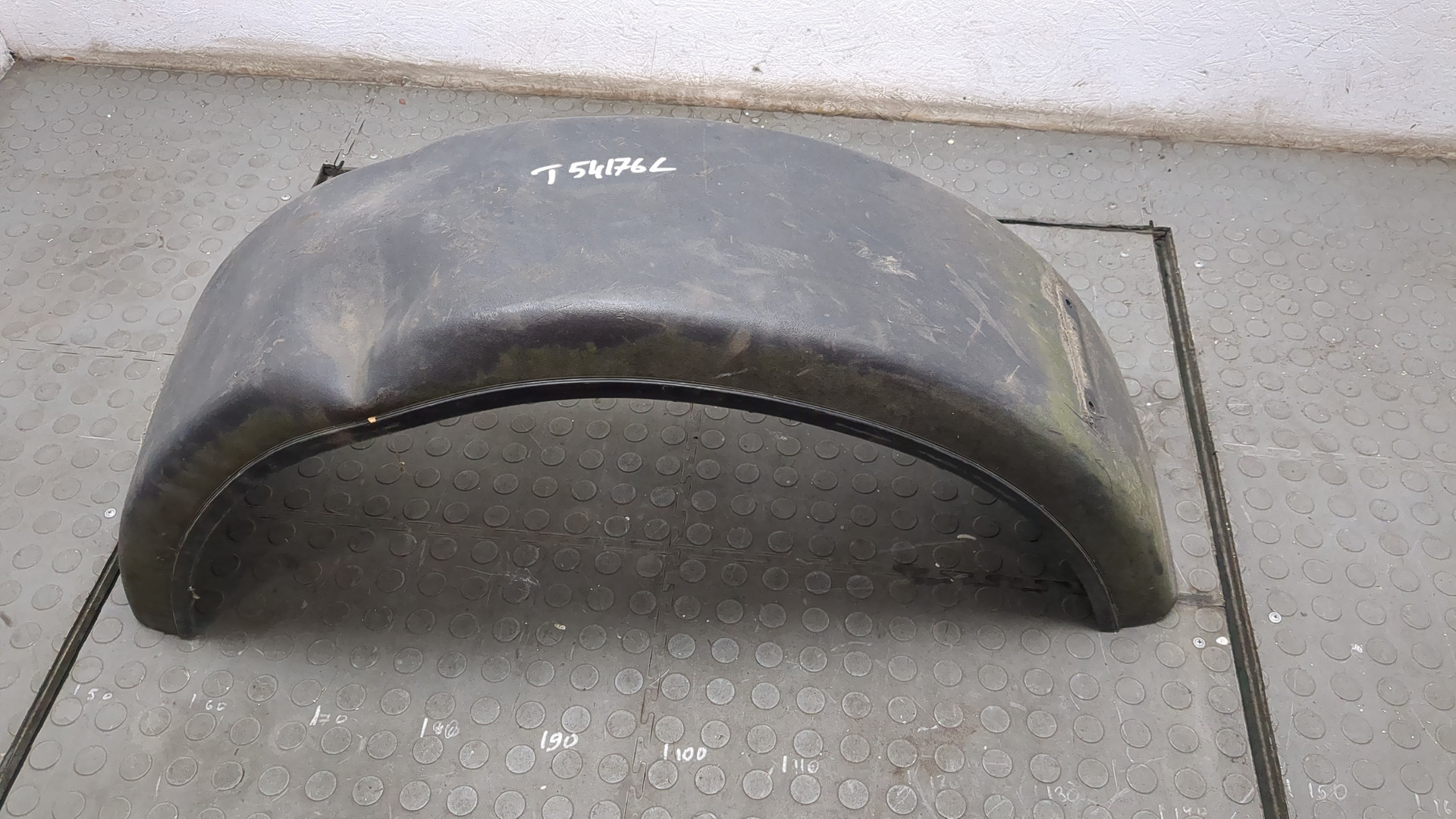 Крыло заднее левое