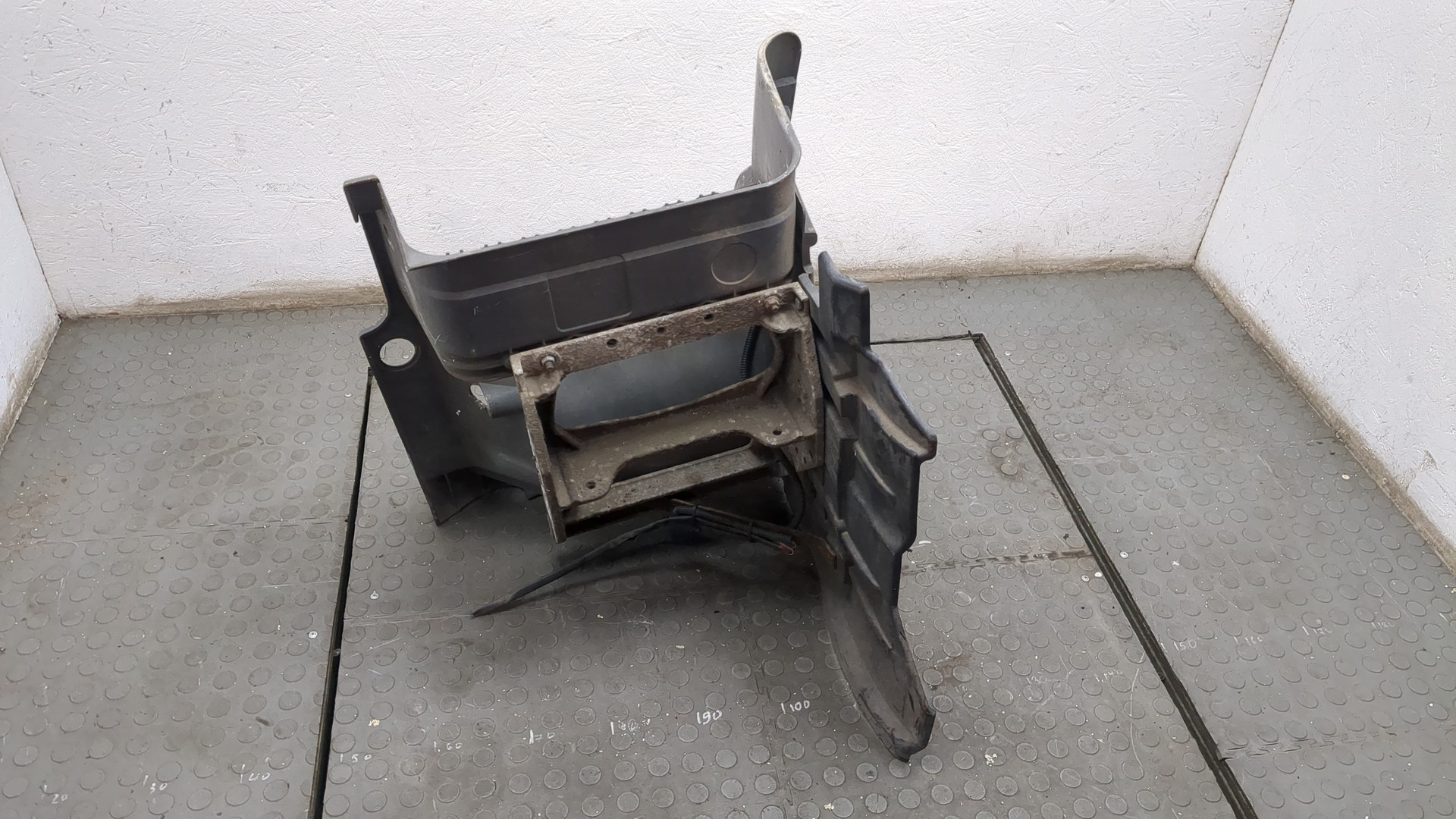 Подножка правая