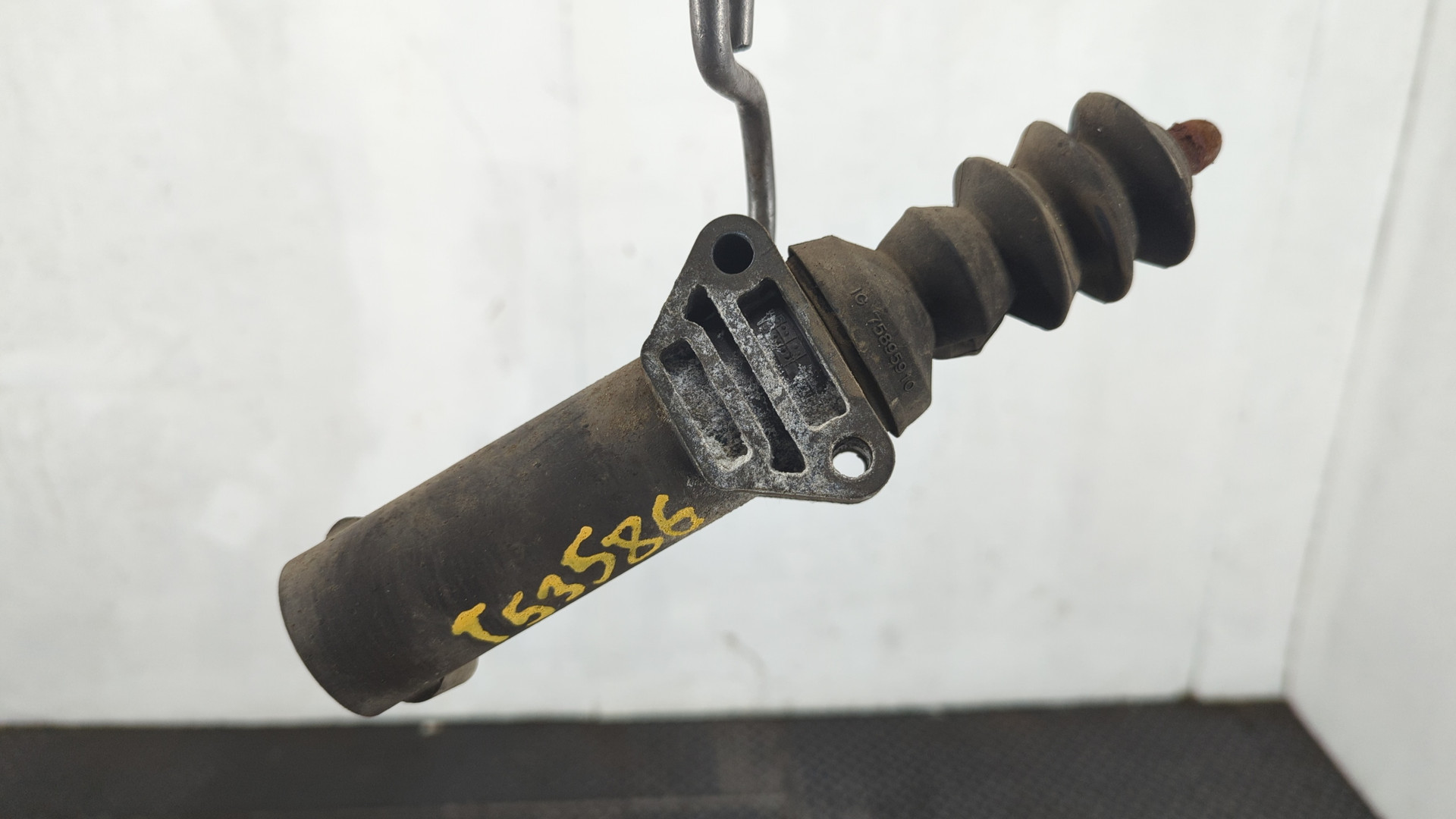 Цилиндр сцепления рабочий