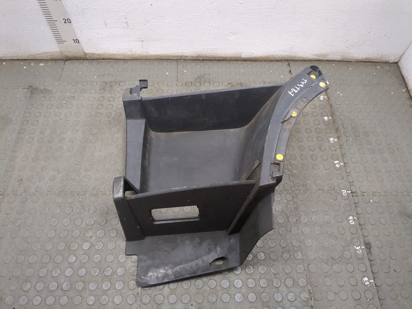 Подножка левая