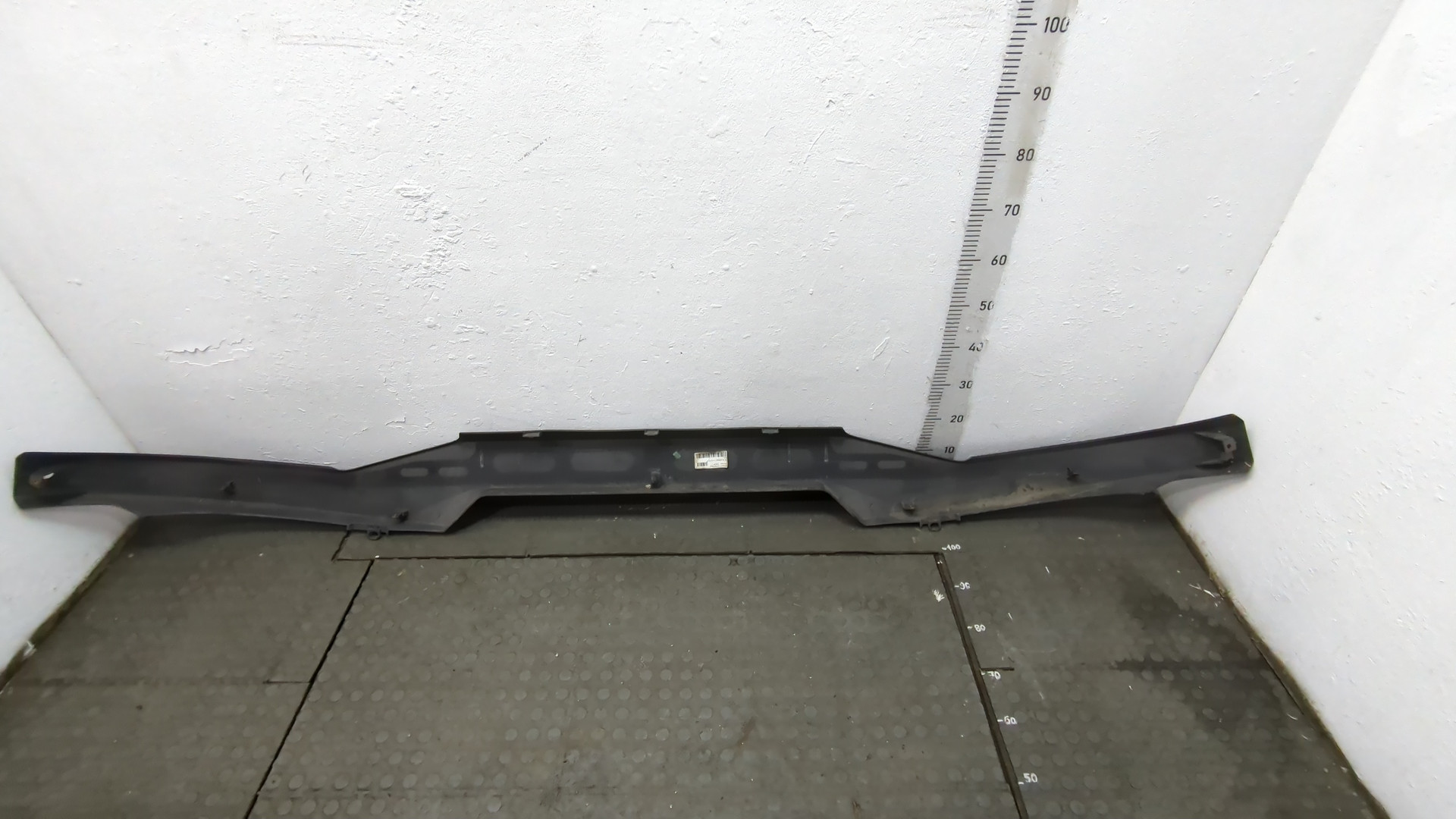 Планка под фары