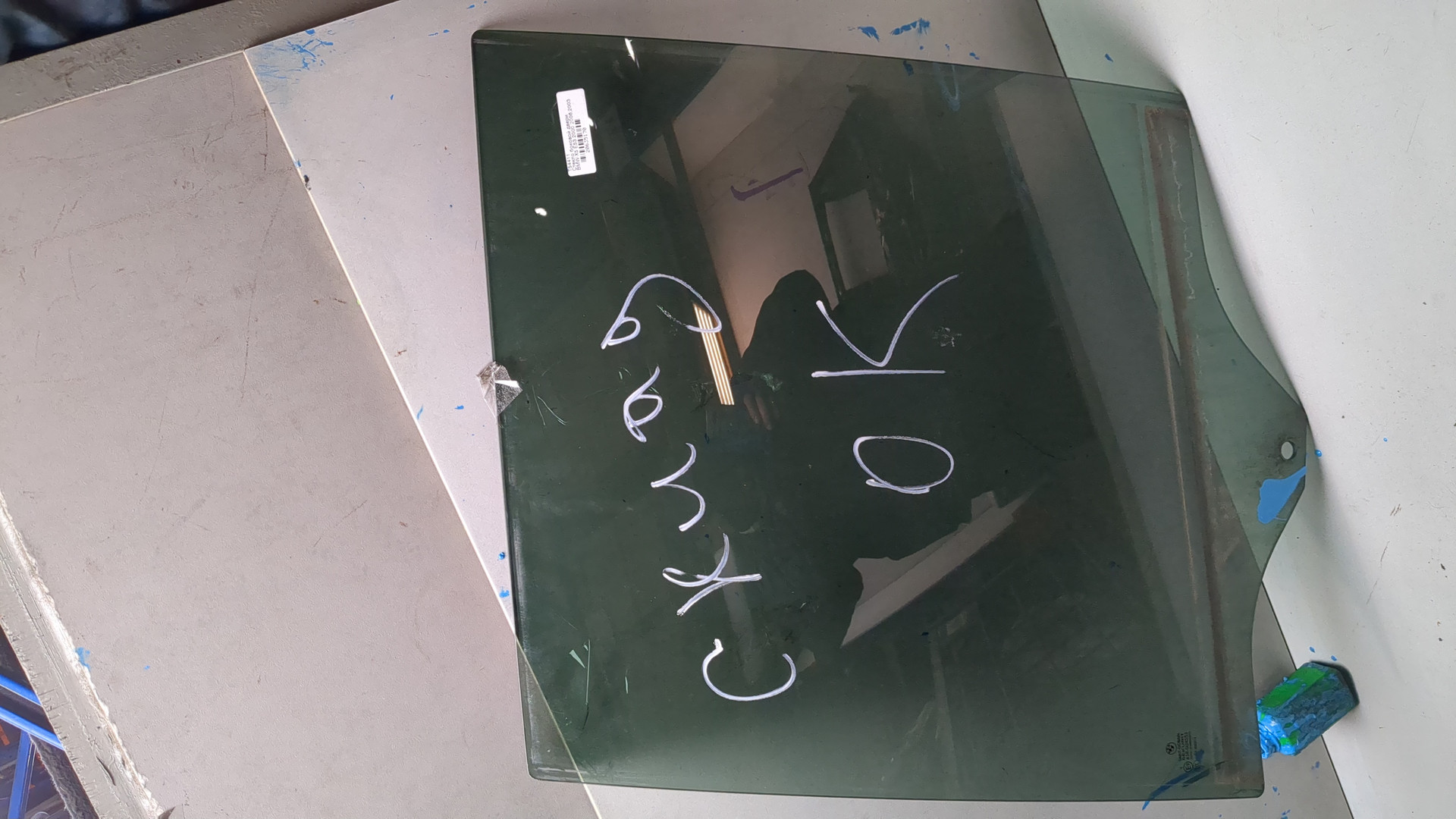 Стекло двери задней левой