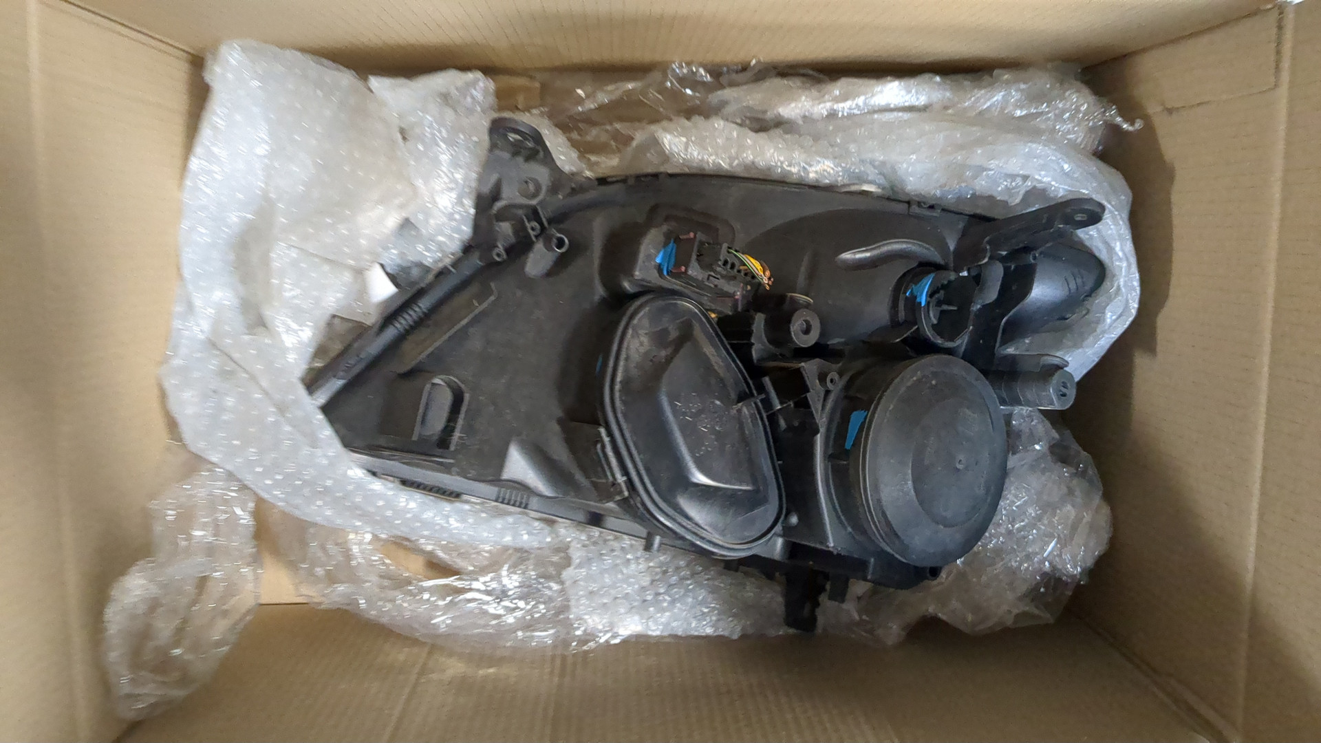 Фара правая