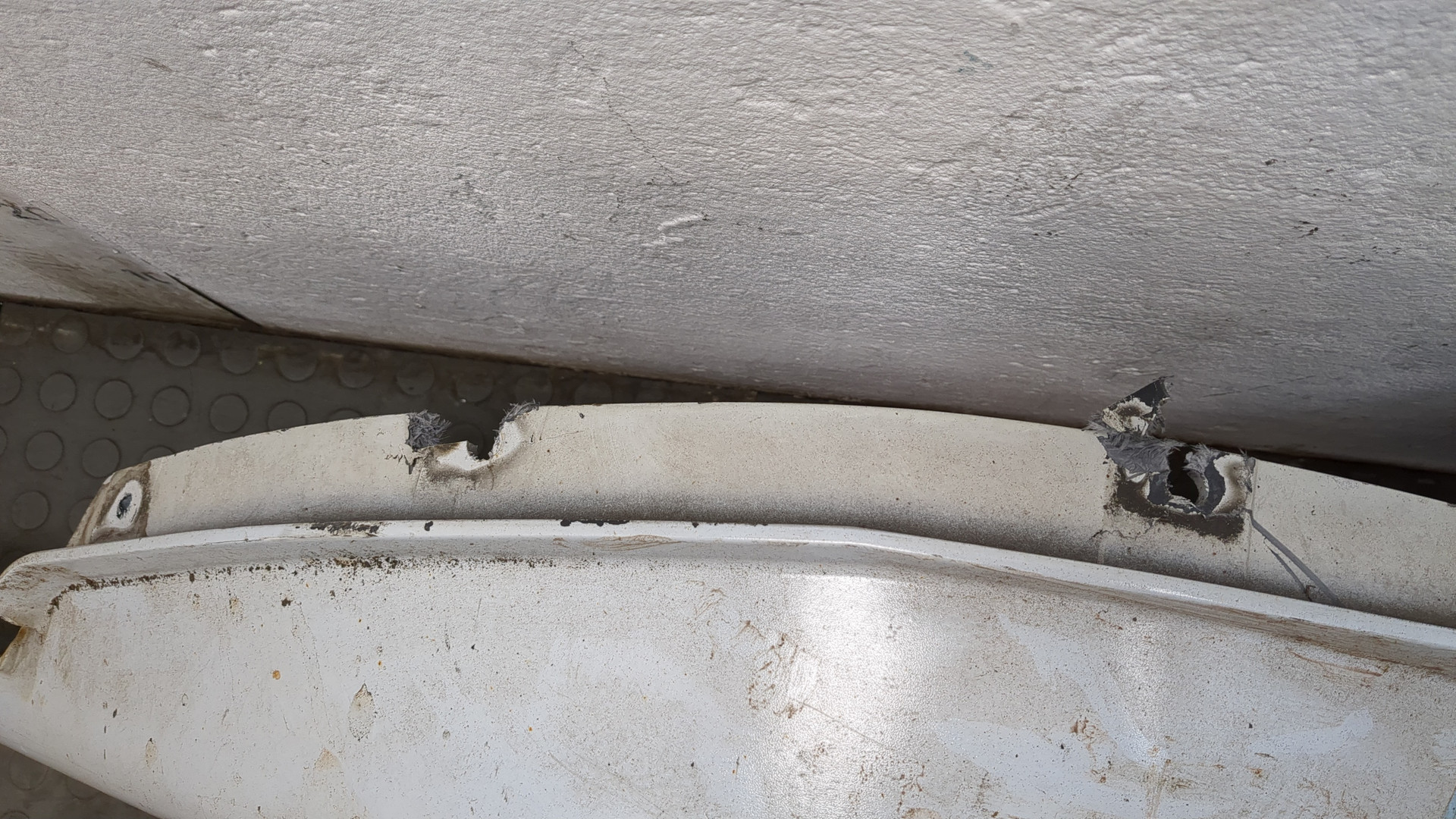 Подножка правая