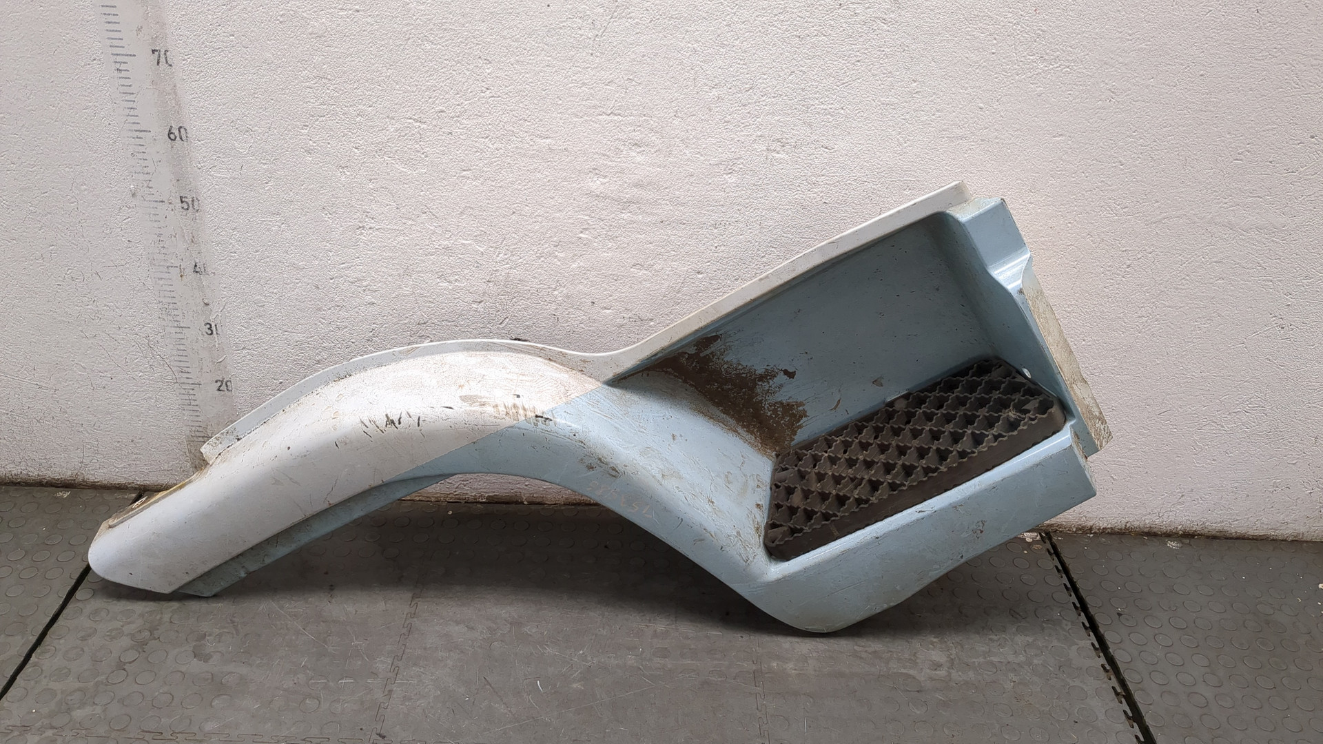 Подножка правая