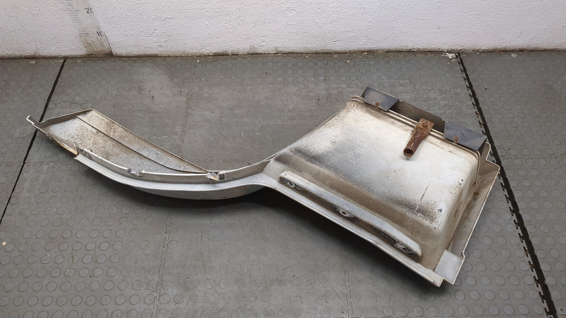 Подножка правая