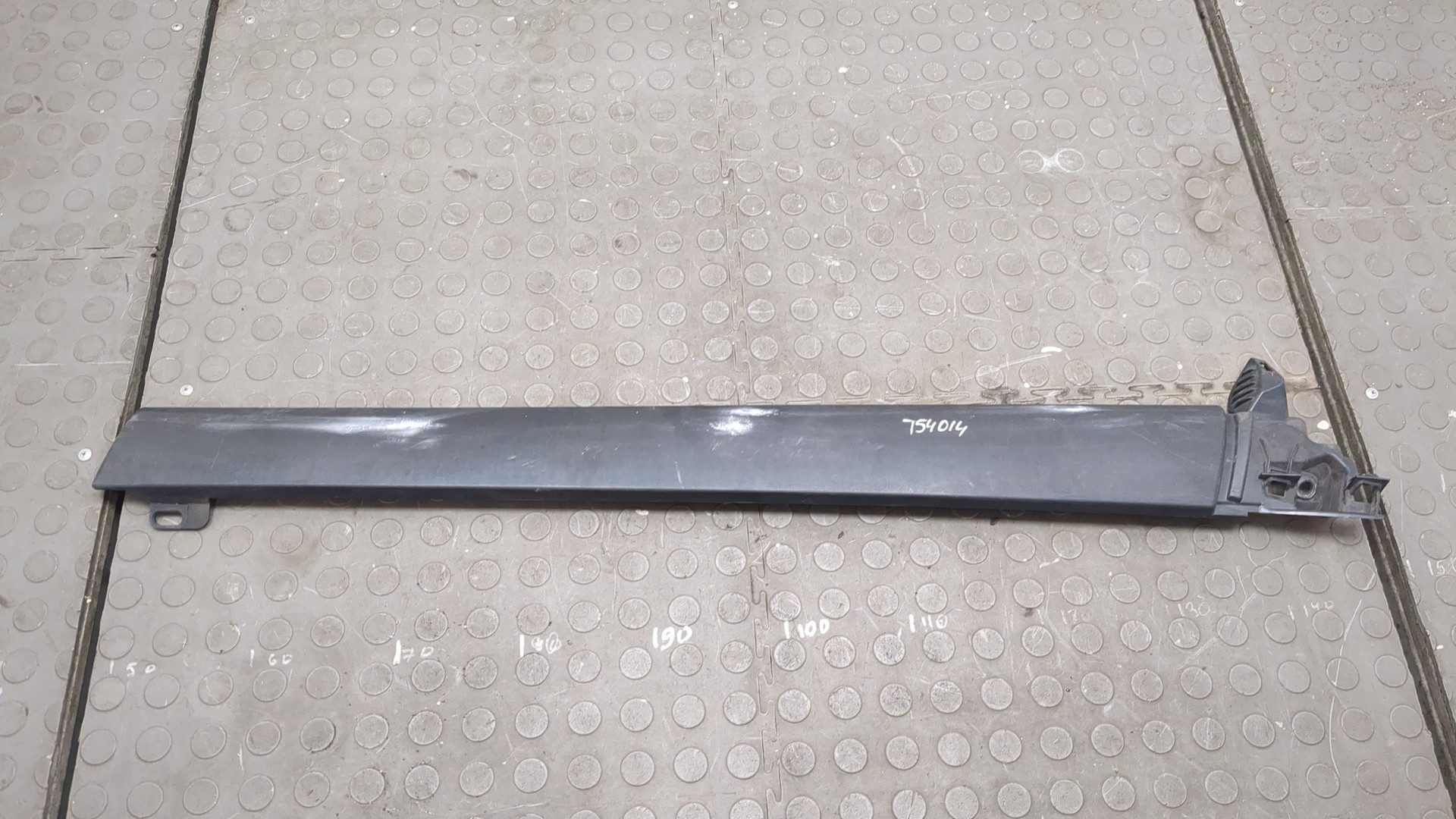 Молдинг лобового стекла