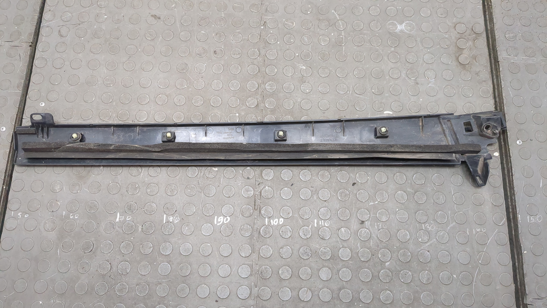 Молдинг лобового стекла