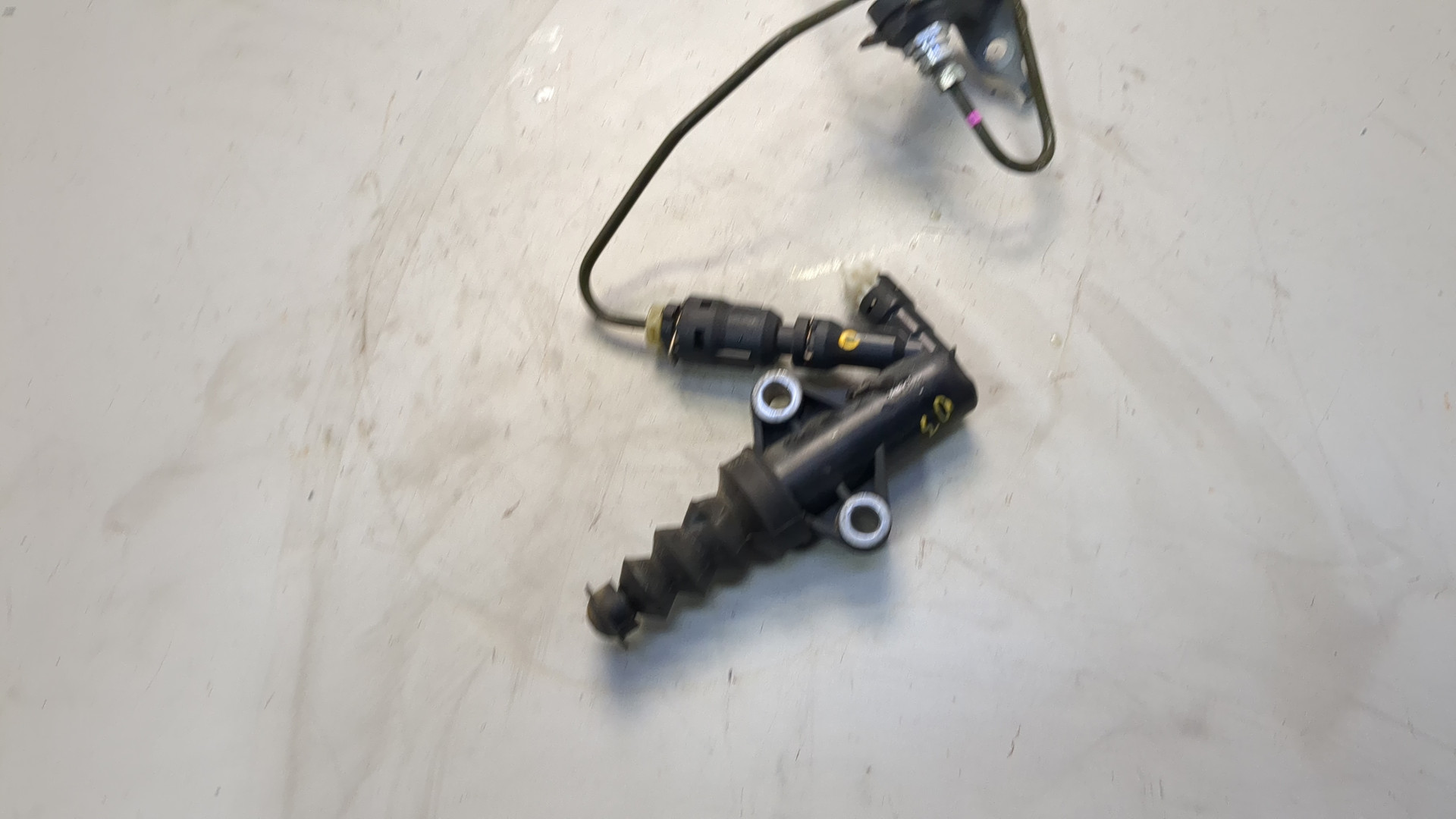 Цилиндр сцепления рабочий