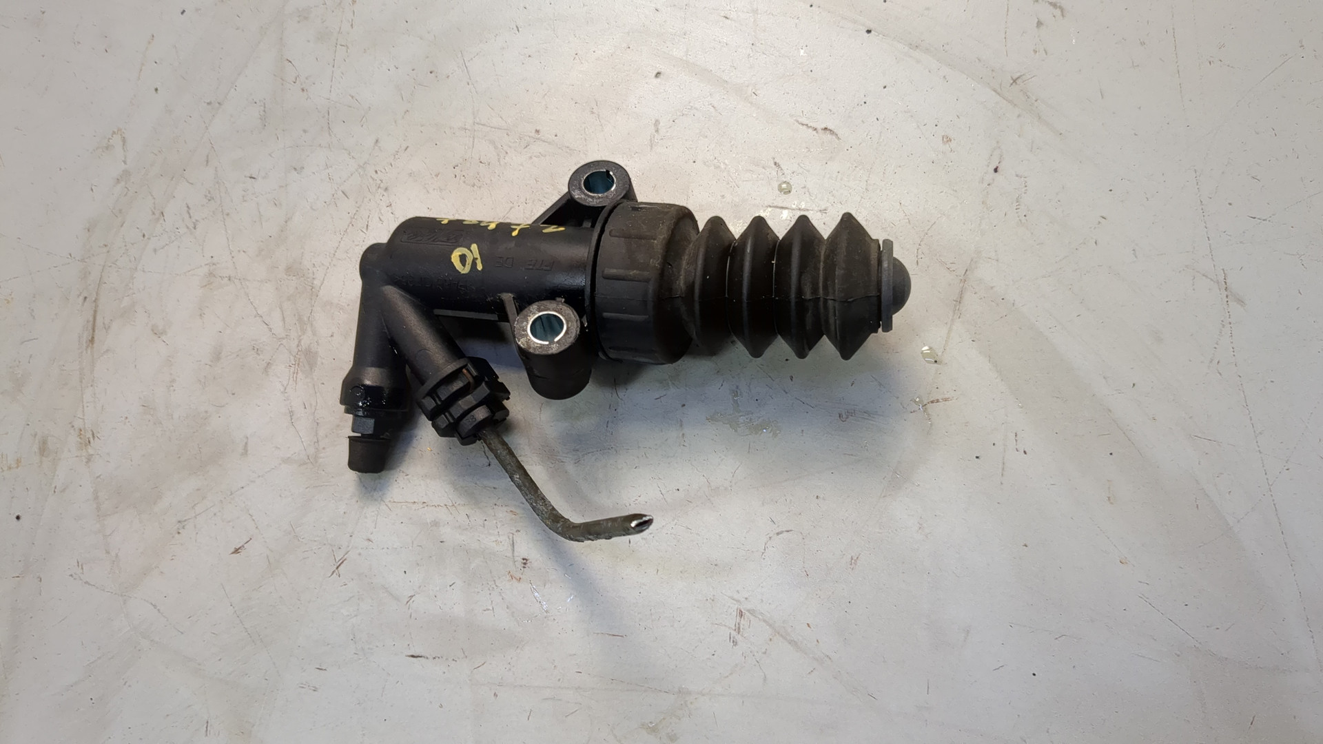 Цилиндр сцепления рабочий