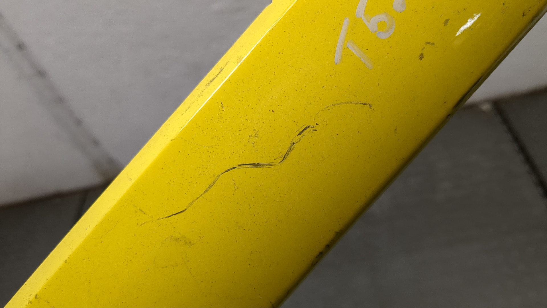 Молдинг лобового стекла