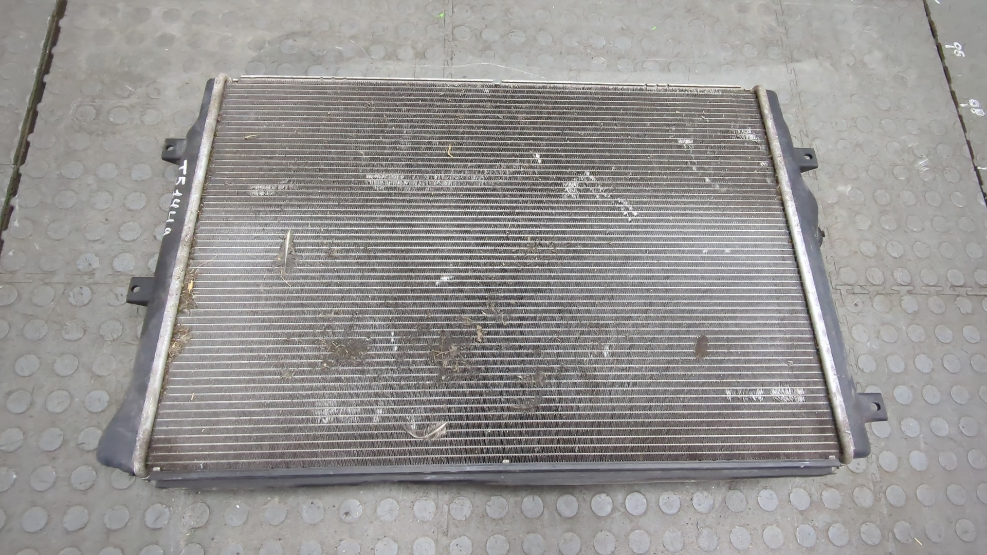 Радиатор охлаждения двигателя основной