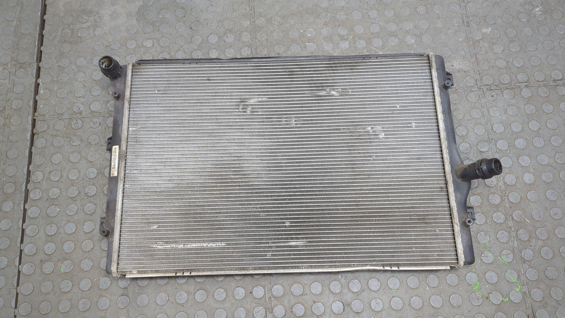 Радиатор охлаждения двигателя основной