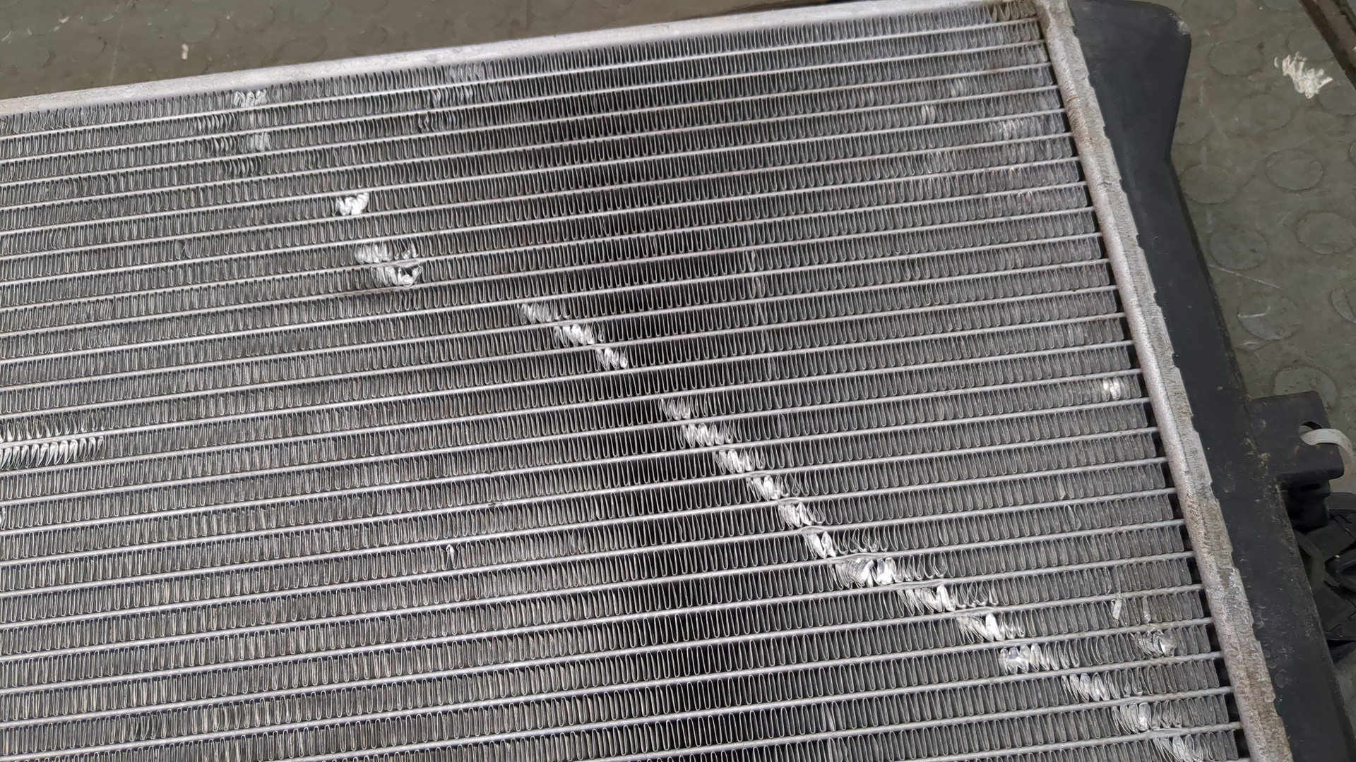 Радиатор охлаждения двигателя основной