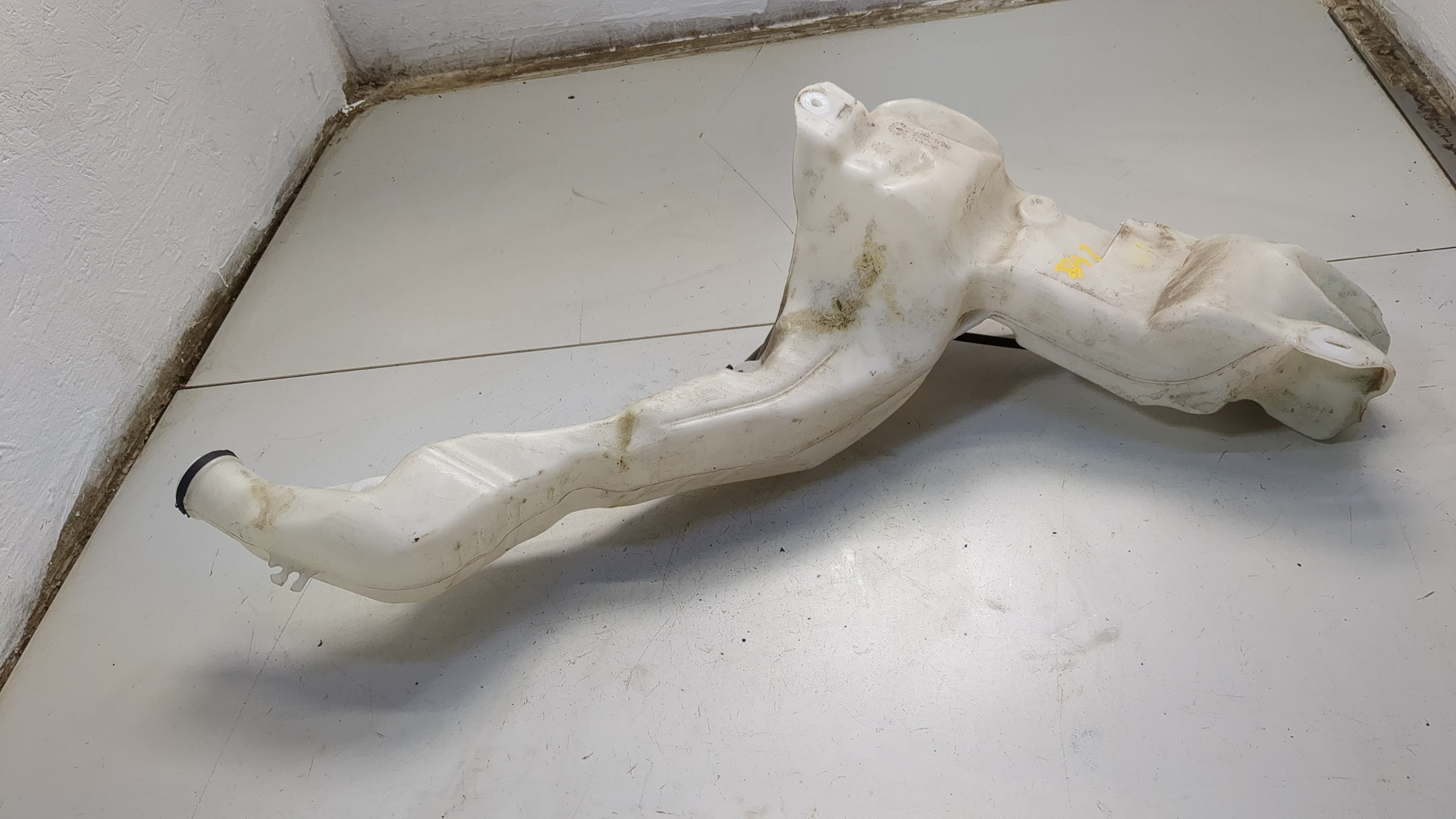 Бачок омывателя лобового стекла