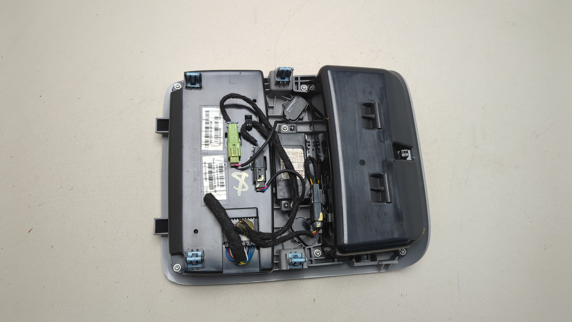 Плафон салонный