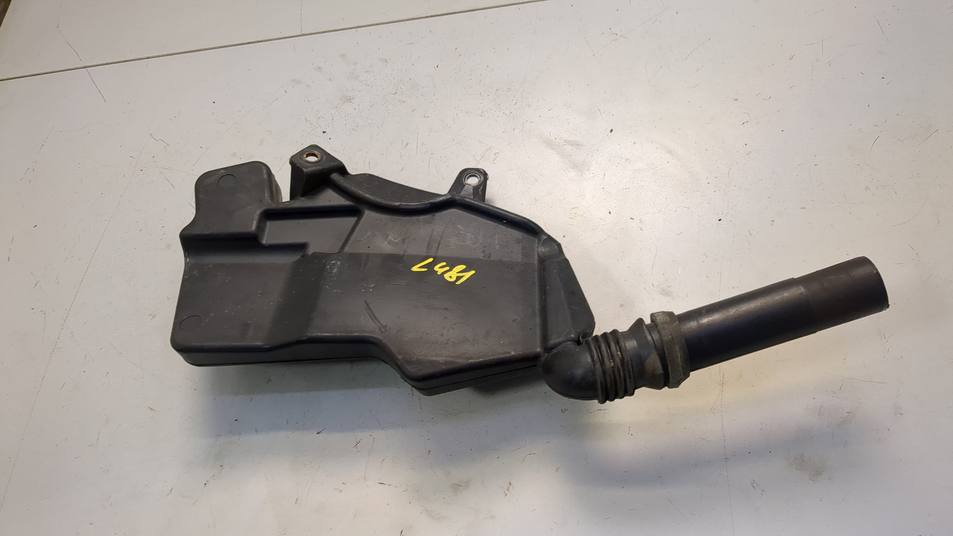 Бачок омывателя лобового стекла