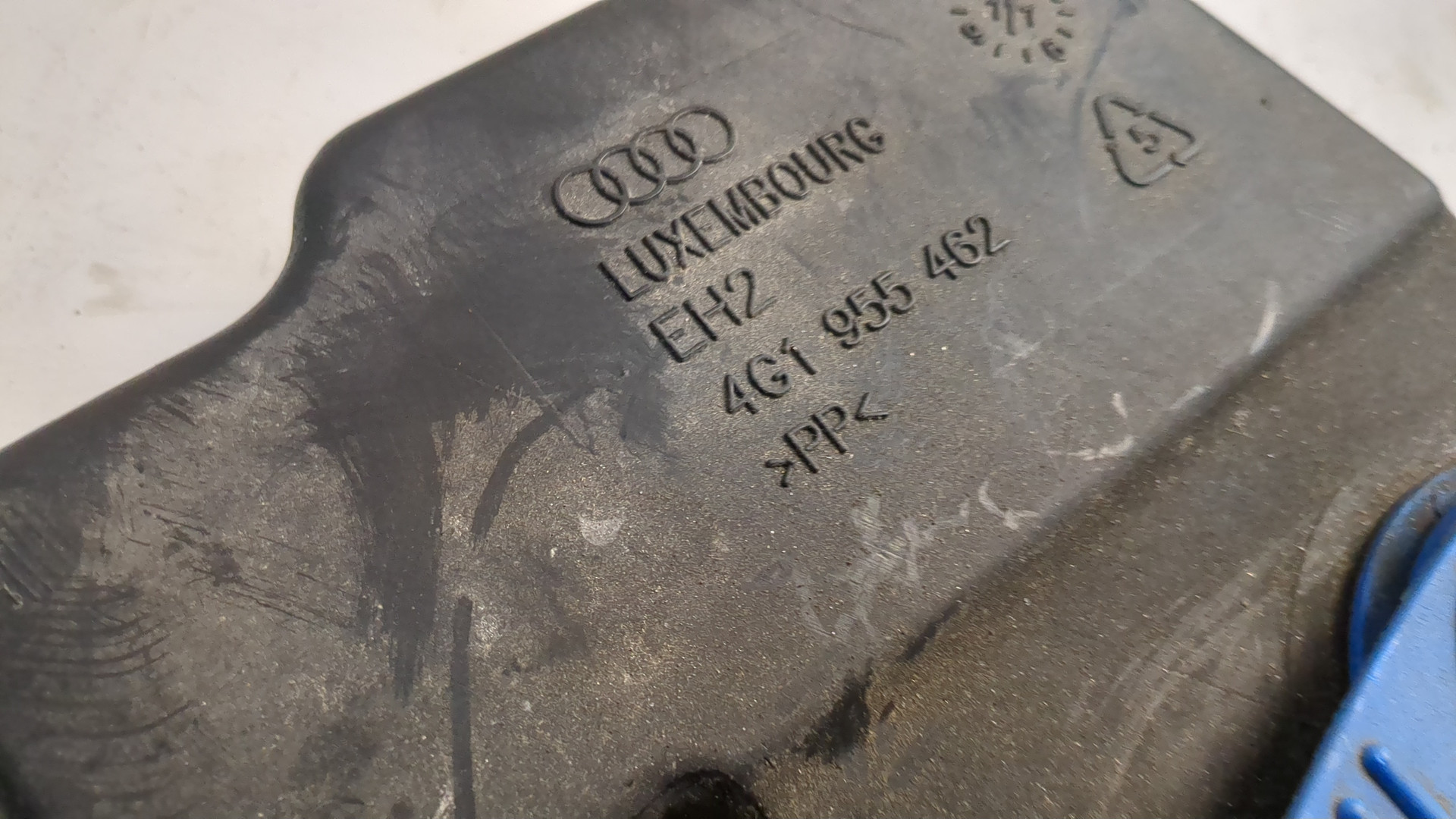 Бачок омывателя лобового стекла