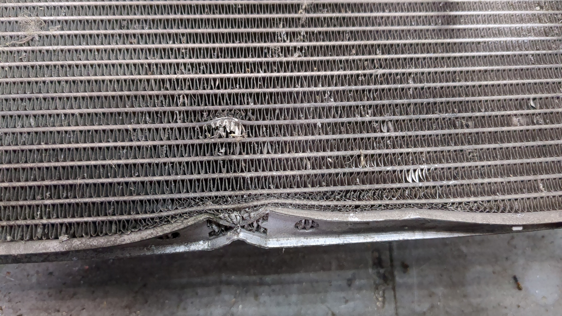 Радиатор охлаждения двигателя основной