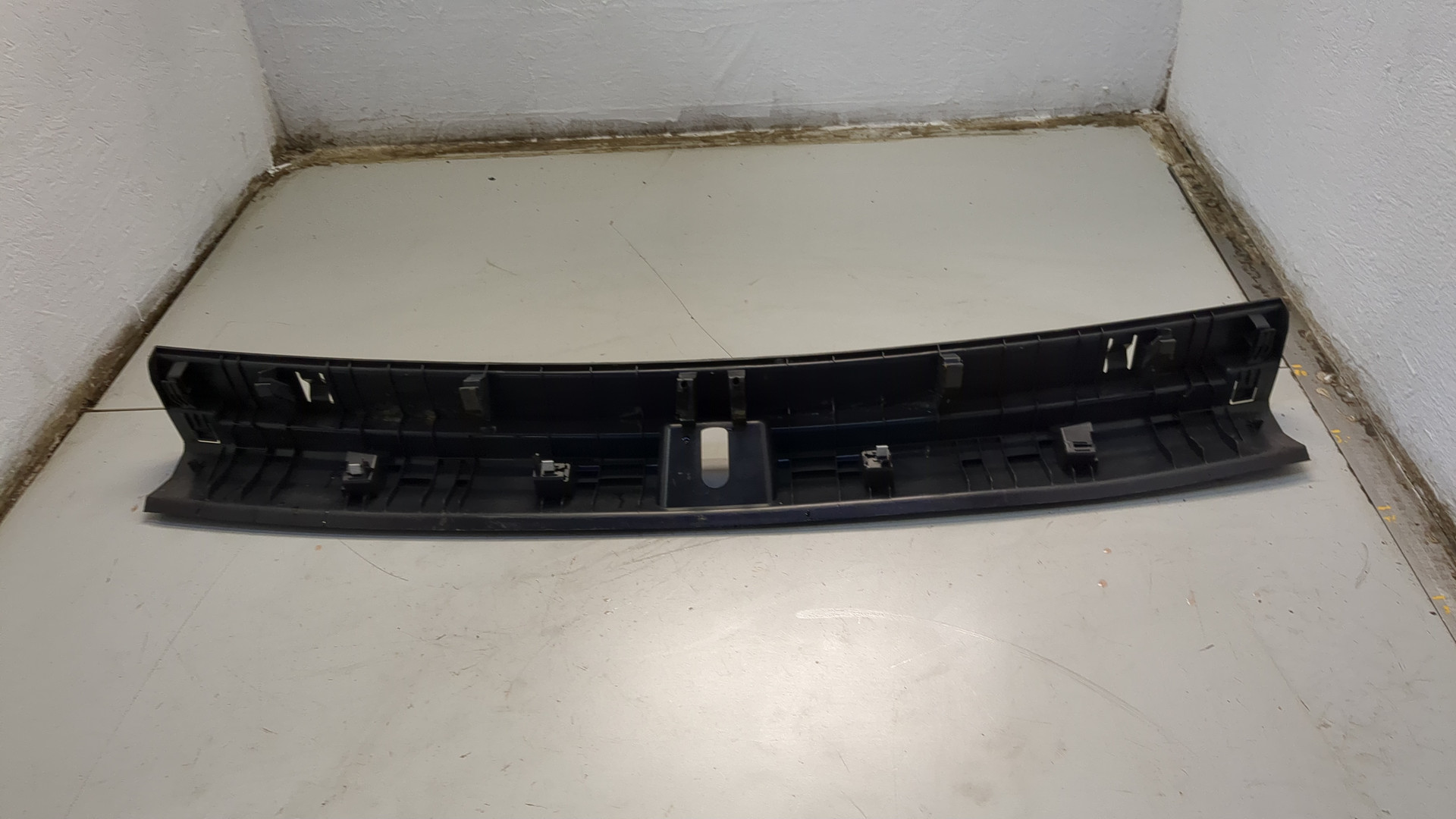 Обшивка багажника