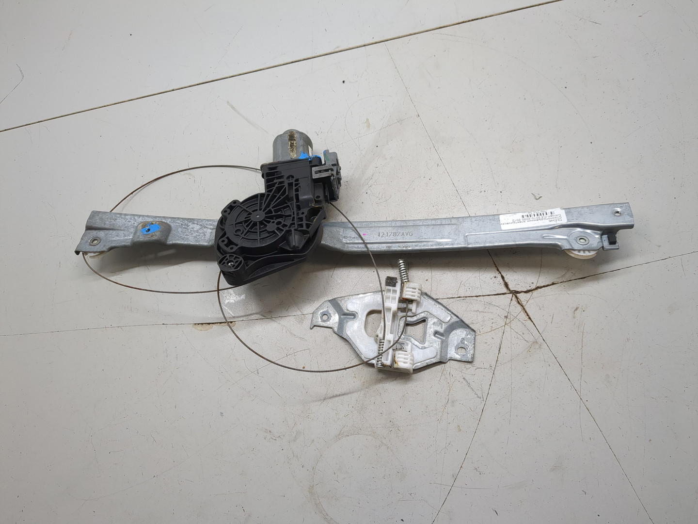 Стеклоподъемник электр. передний левый