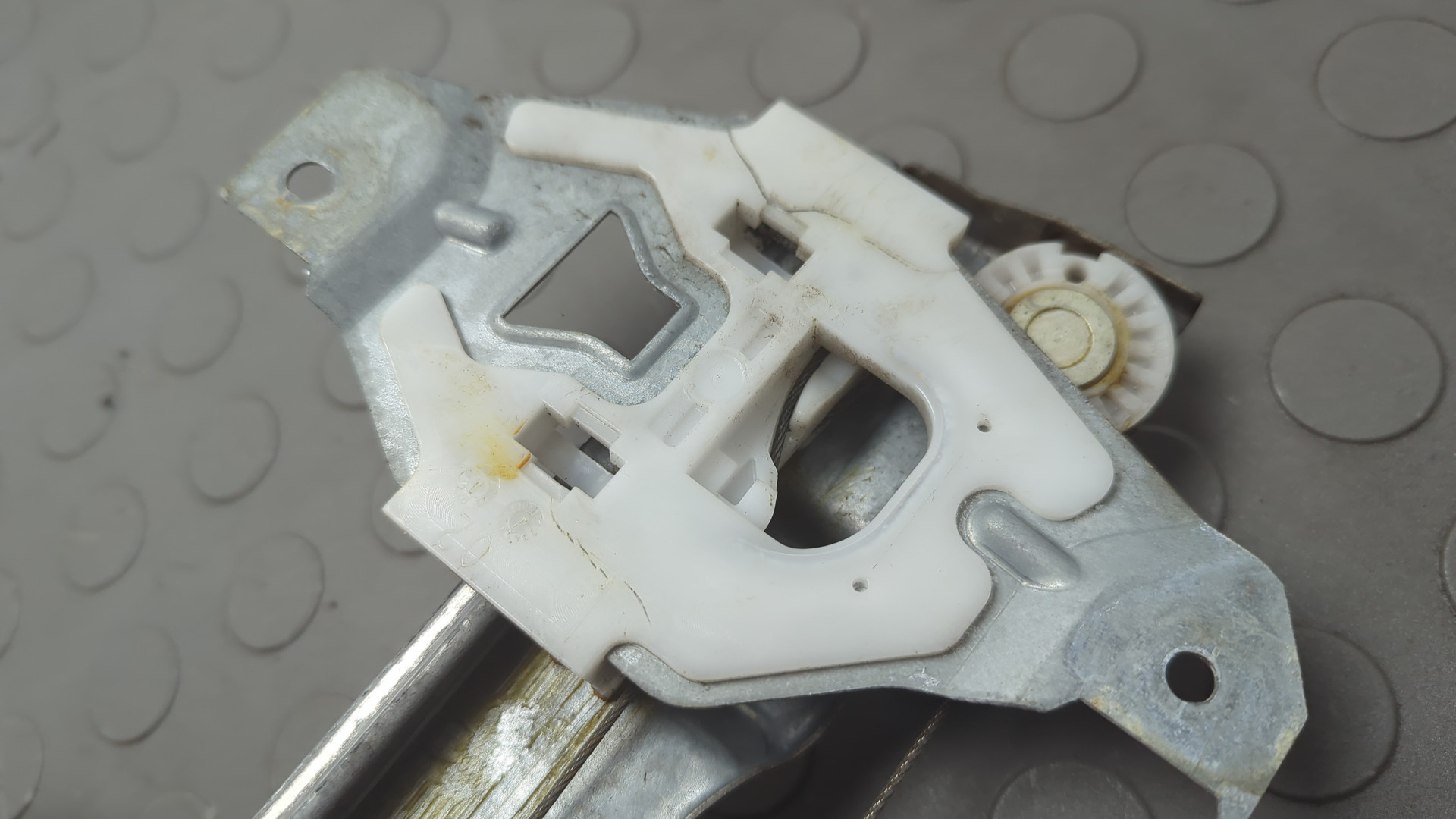 Стеклоподъемник электр. передний левый